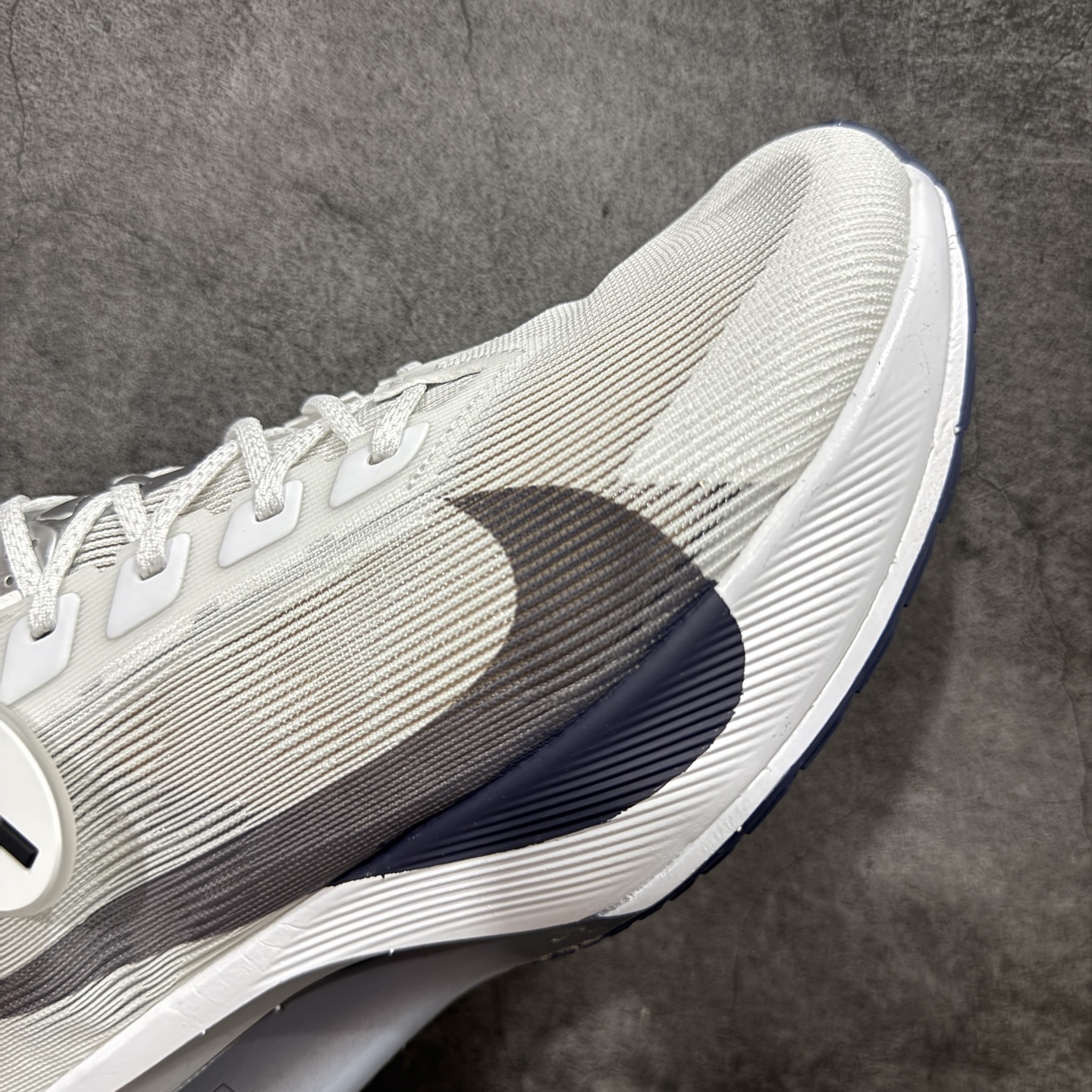 图片[6]-【NO.1版本】Nike ZoomX Vaporfly NEXT%4 减震马拉松跑步鞋 全掌碳纤维 原楦原纸版数据开发 采用同源数据开发Flyknit织物融合TPU丝半透明鞋面材质 中底采用ZoomX泡棉+FlyPlate铲型塑料碳板 外置防滑耐磨大底片 科技扛鼎 再次提升 货号： HF6414-100 尺码： 39 40 40.5 41 42 42.5 43 44 45-选品中心