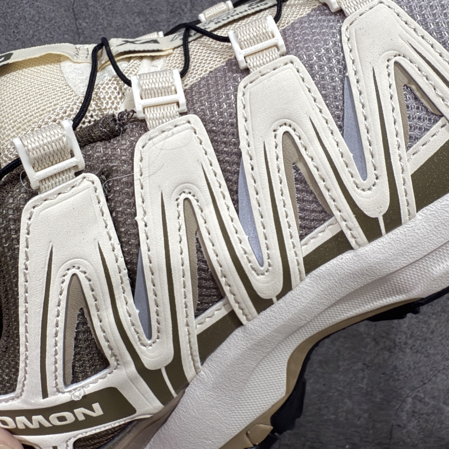  
【纯原版本】SALOMON 萨洛蒙 XA PRO 3D 户外运动 网布减震防滑透气 低帮跑步鞋 男女