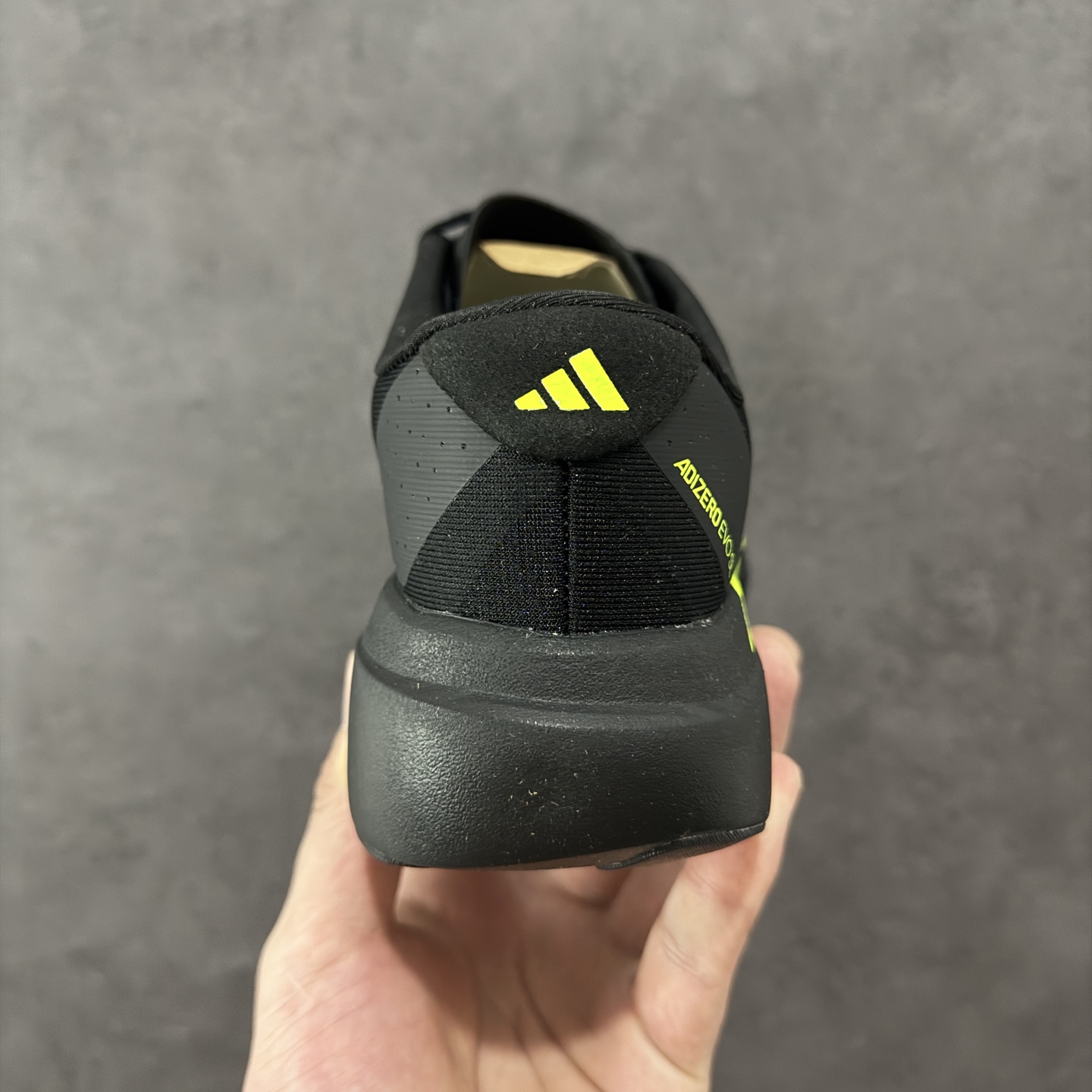 图片[4]-【TD版本】Adidas Adizero Evo SL 阿迪超轻透气缓震跑鞋  #以令人难以置信的138克重量，刷新了跑鞋轻量化的记录，阿迪在材料科学和工艺技术上的深厚积累。  #全新鞋款采用Lightweight Upper材料，让穿着者几乎能够体验到一种\”裸足\”的感觉  货号：JR3420 尺码：36 36.5 37 38 38.5 39 40 40.5 41 42 42.5 43 44 44.5 45-选品中心