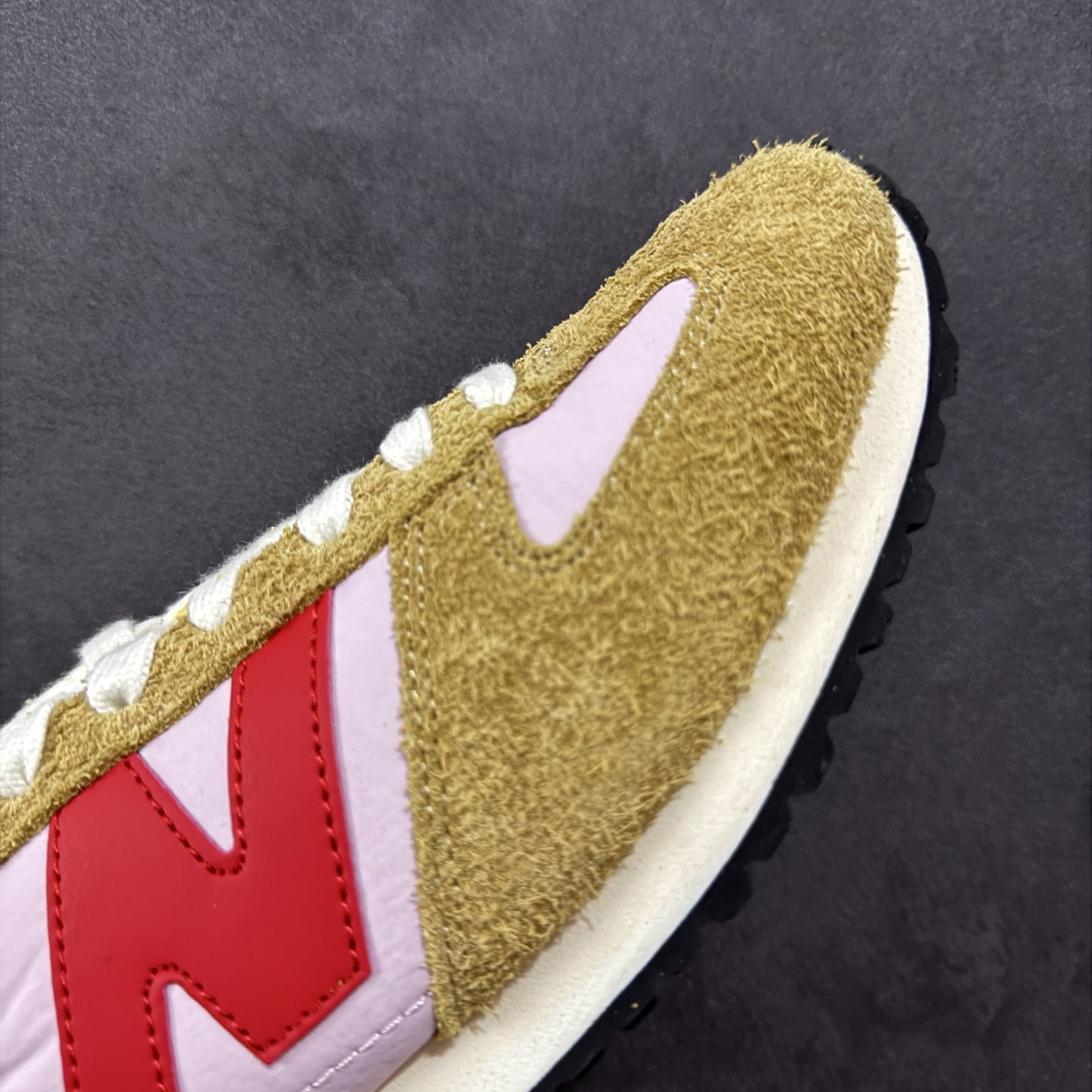 图片[5]-【K版】New Balance NB 471 系列 鞋款特别附赠两双带有品牌标识的限定配色鞋带，在色彩的变换间激发更多造型灵感 New Balance 471鞋款的诞生，不仅承载着New Balance对复古薄底跑鞋的创意诠释，更延续了品牌对经典设计的传承与致敬。 货号： U471AC 尺码：36-45-选品中心