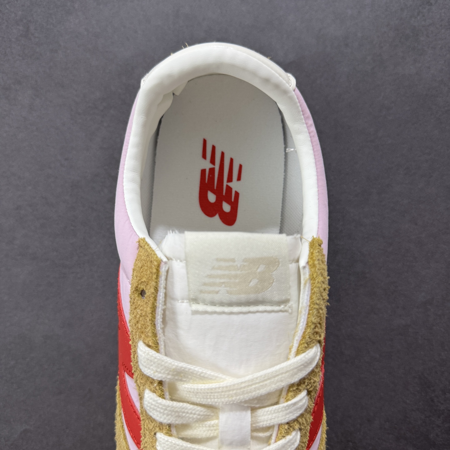 图片[7]-【K版】New Balance NB 471 系列 鞋款特别附赠两双带有品牌标识的限定配色鞋带，在色彩的变换间激发更多造型灵感 New Balance 471鞋款的诞生，不仅承载着New Balance对复古薄底跑鞋的创意诠释，更延续了品牌对经典设计的传承与致敬。 货号： U471AC 尺码：36-45-选品中心