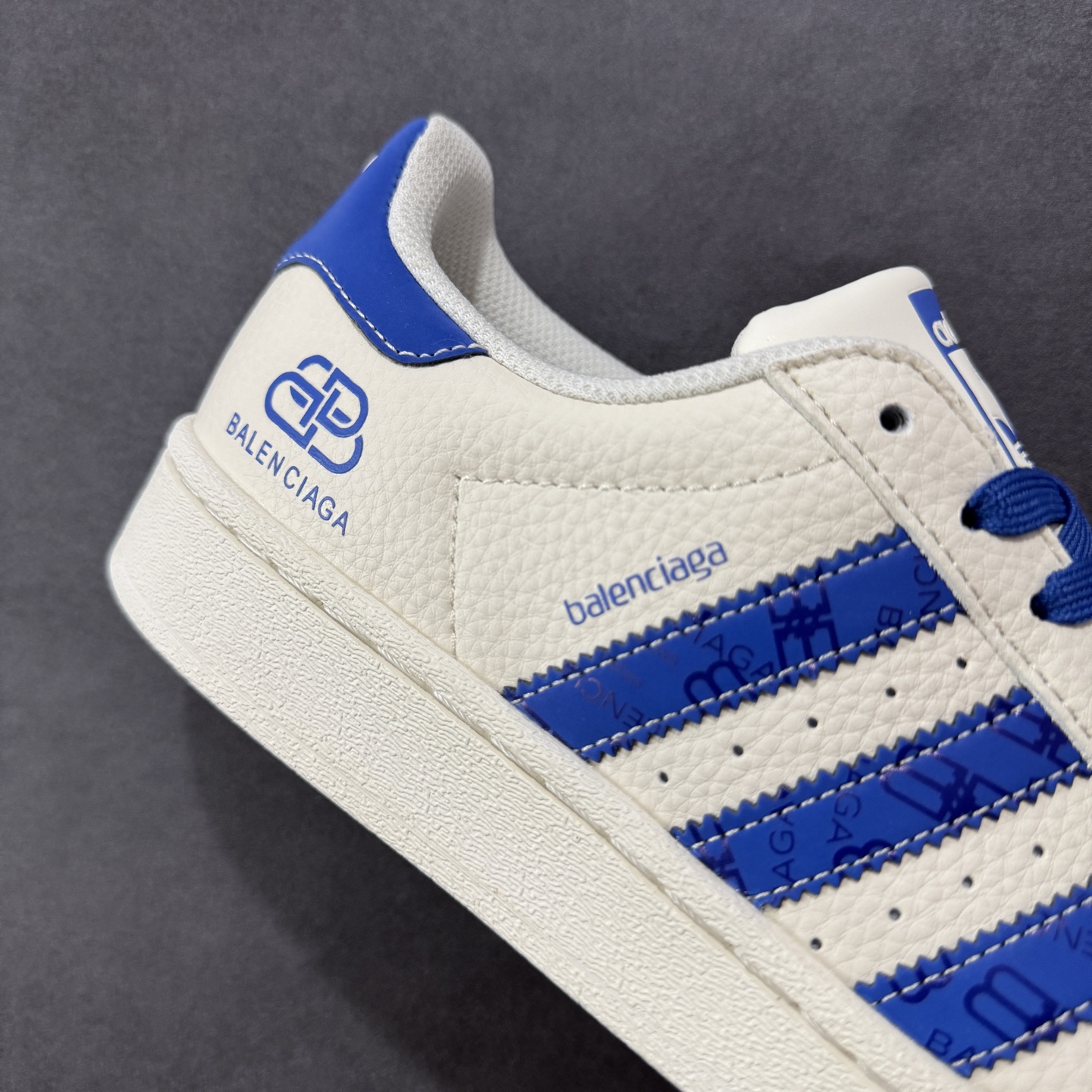 图片[6]-【定制版】AD Originals Superstar 联名贝壳头 原装公司级实拍 采用全新头层拼接皮革材质 后跟采用特色3D立体印字 渠道正品订单 诠释市场最高工艺水平 全鞋进口头层皮料打造。区别市面普通真标版本，进出专柜无压力 货号 DS0014 尺码：36-45-选品中心