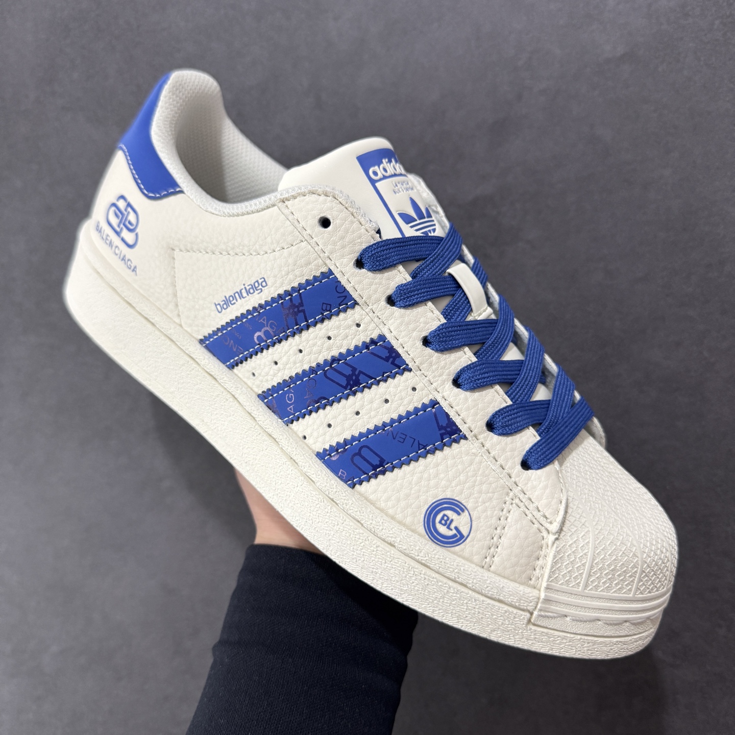 图片[3]-【定制版】AD Originals Superstar 联名贝壳头 原装公司级实拍 采用全新头层拼接皮革材质 后跟采用特色3D立体印字 渠道正品订单 诠释市场最高工艺水平 全鞋进口头层皮料打造。区别市面普通真标版本，进出专柜无压力 货号 DS0014 尺码：36-45-选品中心