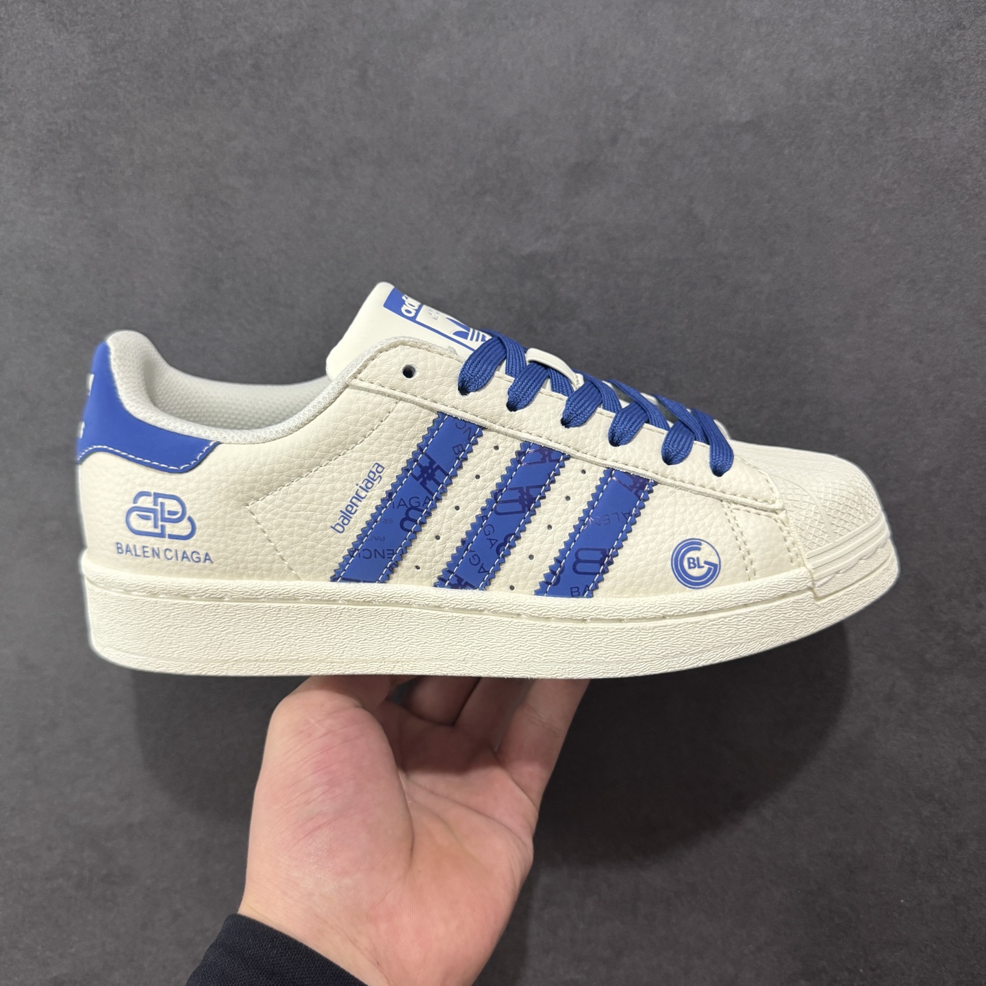 【定制版】AD Originals Superstar 联名贝壳头 原装公司级实拍 采用全新头层拼接皮革材质 后跟采用特色3D立体印字 渠道正品订单 诠释市场最高工艺水平 全鞋进口头层皮料打造。区别市面普通真标版本,进出专柜无压力 货号 DS0014 尺码:36-45-选品中心