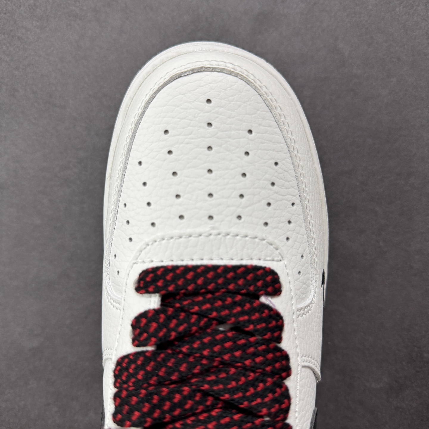 图片[8]-【定制版】Nike Air Force 1 Low 07 x Supreme 白黑红小勾 原楦头原纸板 打造纯正低帮空军版型 专注外贸渠道 全掌内置蜂窝气垫 原盒配件 原厂中底钢印、拉帮完美 货号：DQ6628 159 尺码：36 36.5 37.5 38 38.5 39 40 40.5 41 42 42.5 43 44 44.5 45-选品中心