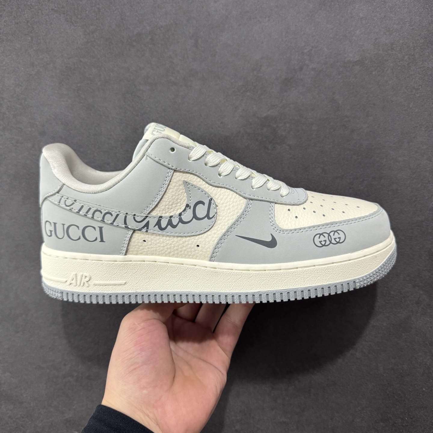【定制版】Gucci x Nk Air Force 1’07 定制配色 古驰联名 空军一号低帮经典低帮休闲百搭板鞋 QF0188-050 定制鞋盒 大厂流水作业生产 超高清洁度 皮料切割干净无任何毛边 细节完美   尺码:36 36.5 37.5 38 38.5 39 40 40.5 41 42 42.5 43 44 44.5 45-选品中心