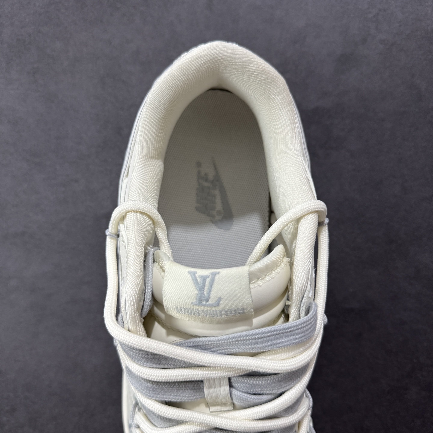 图片[7]-【定制版】Nike SB Dunk Low LV联名 绑带灰勾 周年高端定制 低帮休闲板鞋 DM6868-092  #定制鞋盒 大厂纯原品质出货 超高清洁度 皮料切割干净无任何毛边 细节完美   尺码：36 36.5 37.5 38 36.5 39 40 40.5 41 42 42.5 43 44 44.5 45-选品中心