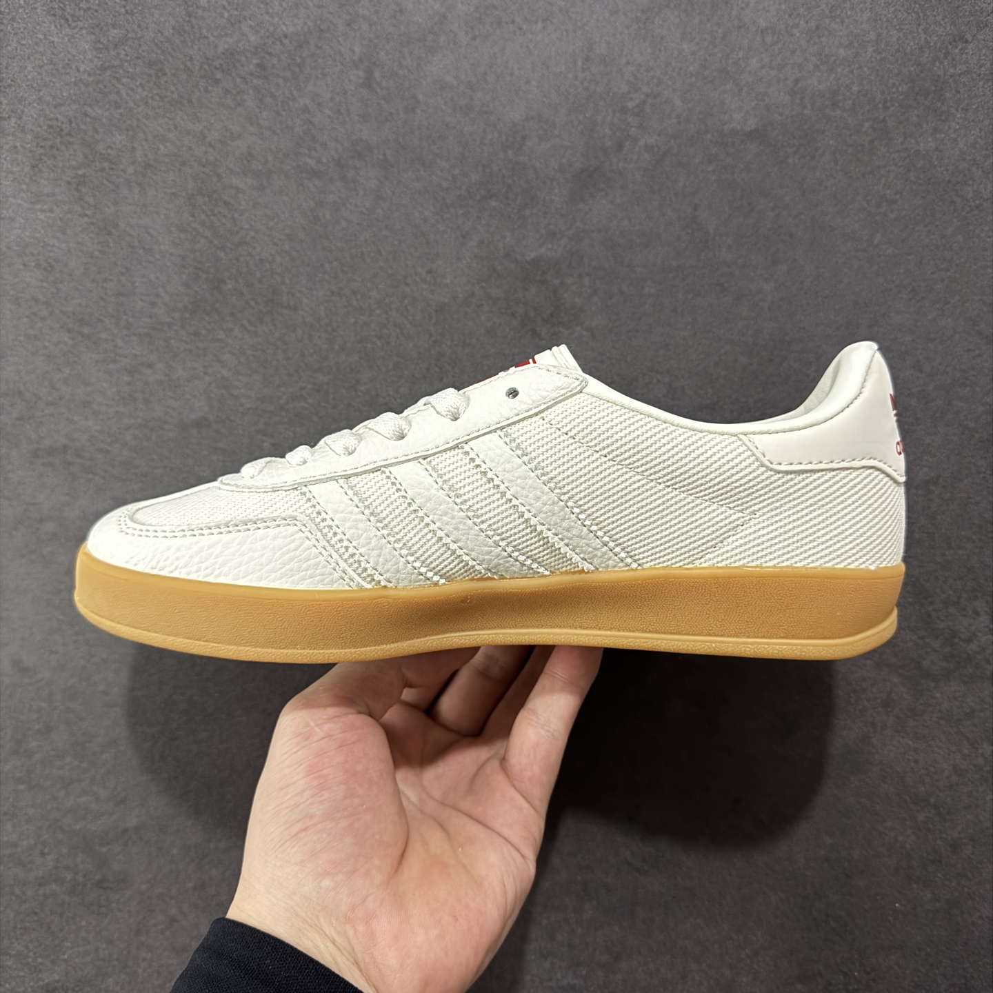 图片[2]-【定制版】Supreme x Ad Samba Og 定制配色 Supreme联名 阿迪桑巴系列徳训风低帮百搭休闲板鞋 SC9207-723 定制鞋盒 大厂流水作业生产 超高清洁度 皮料切割干净无任何毛边 细节完美   尺码：36 36.5 37.5 38 38.5 39 40 40.5 41 42 42.5 43 44 44.5 45-选品中心