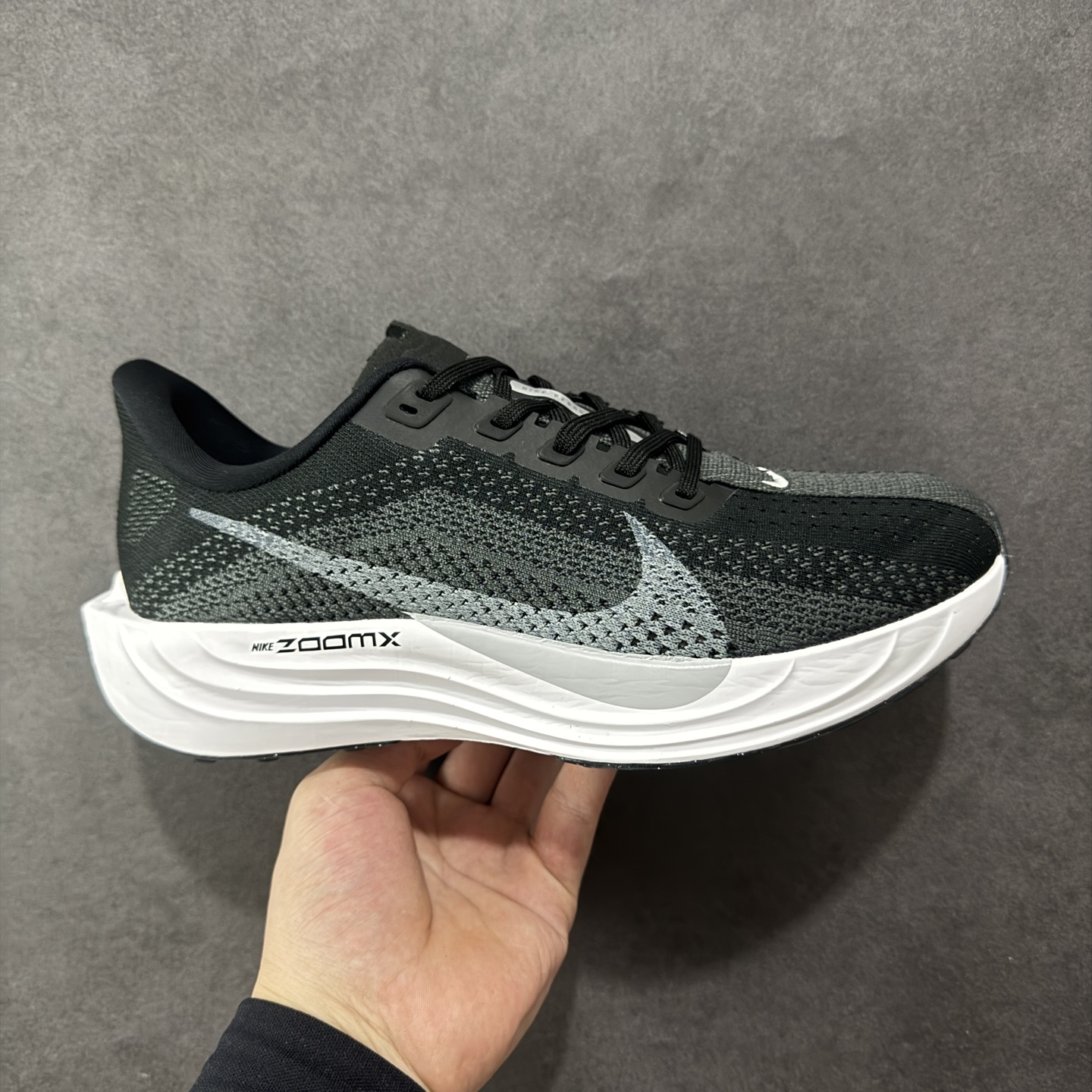 【公司级】Nike Air Zoom Pegasus Plus 耐克飞马加强版系列低帮马拉松休闲运动慢跑鞋 升级原楦原纸版数据开发 采用弹性 Flyknit 飞织鞋面材质 内里嵌入定型海绵 全掌型 ZoomX 泡绵中底 外置防滑耐磨橡胶底片 货号:FQ7262-002 尺码:36 36.5 37.5 38 38.5 39 40 40.5 41 42 42.5 43 44 45-选品中心