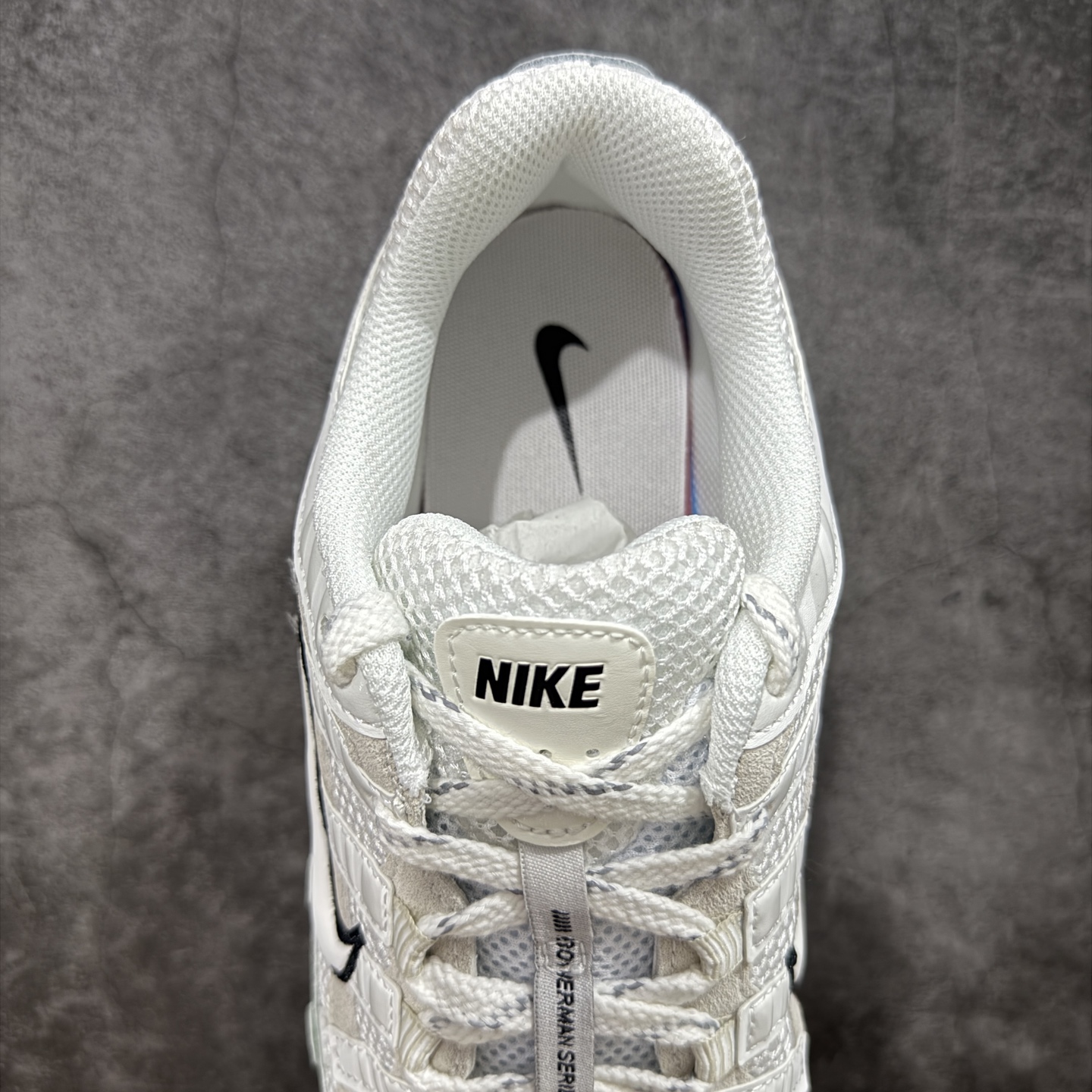 图片[8]-【原厂版】 NK P-6000 系列低帮复古老爹风休闲运动舒适慢跑鞋 HF4898-121 购入原鞋原装纸板楦头开发 独家私模四层组合大底 市场唯一正确版本 充分还原原鞋的感觉！ 鞋面裁片非常复杂 绝对精品的质量 搭配性价比的价格！值得一试 良心定价 新配色陆续出货 进口三文治网面 融合 Pegasus 过往运动鞋设计 助力 21 世纪早期跑步运动跃升时尚新高度 采用透气网眼布、运动风格线条和耐穿覆面 兼具吸睛外观和舒适感受 中底泡绵以田径赛道为灵感 打造厚实设计 缔造出众缓震性能 尺码：36 36.5 37.5 38 38.5 39 40 40.5 41 42 42.5 43 44 44.5 45-选品中心