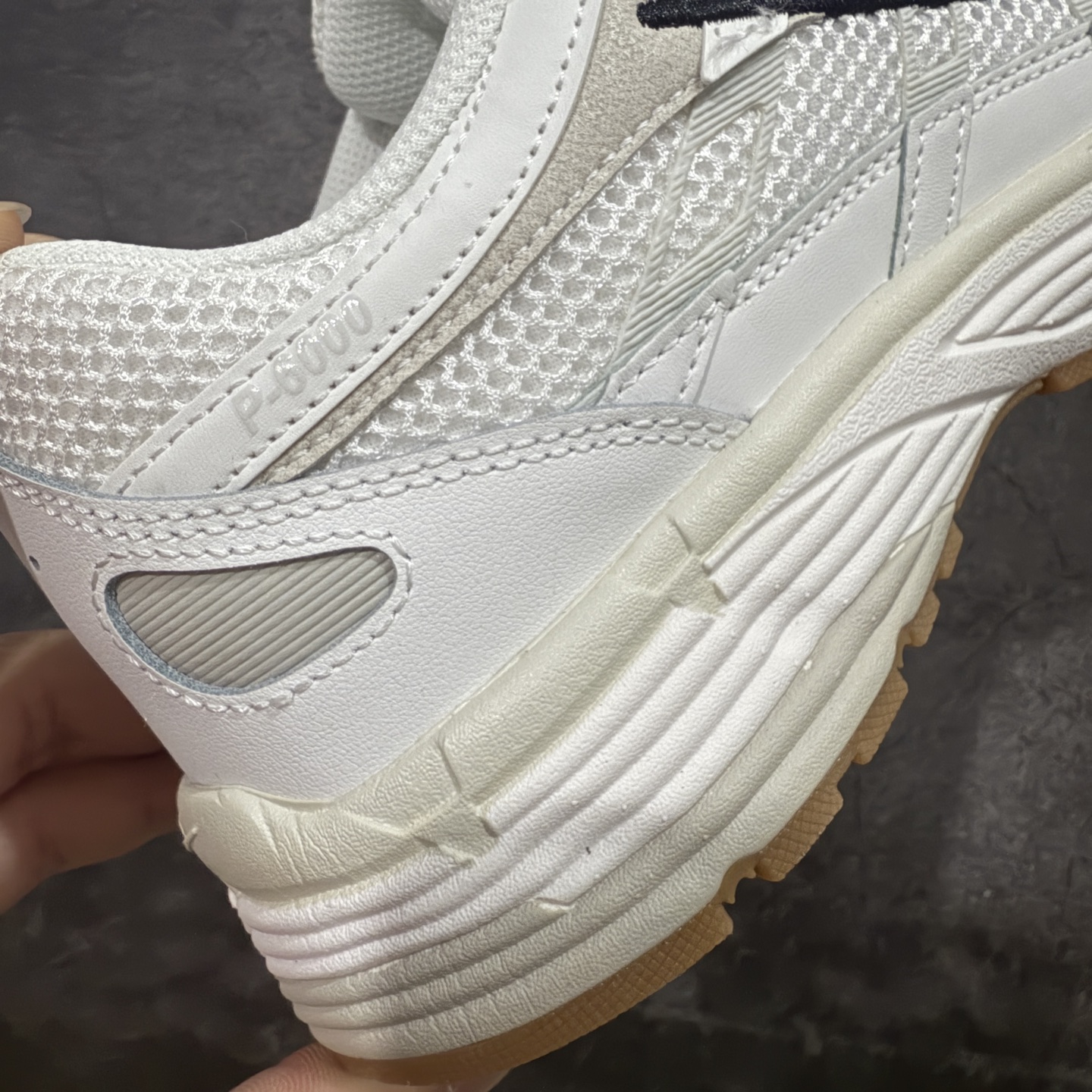 图片[3]-【原厂版】 NK P-6000 系列低帮复古老爹风休闲运动舒适慢跑鞋 HF4898-121 购入原鞋原装纸板楦头开发 独家私模四层组合大底 市场唯一正确版本 充分还原原鞋的感觉！ 鞋面裁片非常复杂 绝对精品的质量 搭配性价比的价格！值得一试 良心定价 新配色陆续出货 进口三文治网面 融合 Pegasus 过往运动鞋设计 助力 21 世纪早期跑步运动跃升时尚新高度 采用透气网眼布、运动风格线条和耐穿覆面 兼具吸睛外观和舒适感受 中底泡绵以田径赛道为灵感 打造厚实设计 缔造出众缓震性能 尺码：36 36.5 37.5 38 38.5 39 40 40.5 41 42 42.5 43 44 44.5 45-选品中心