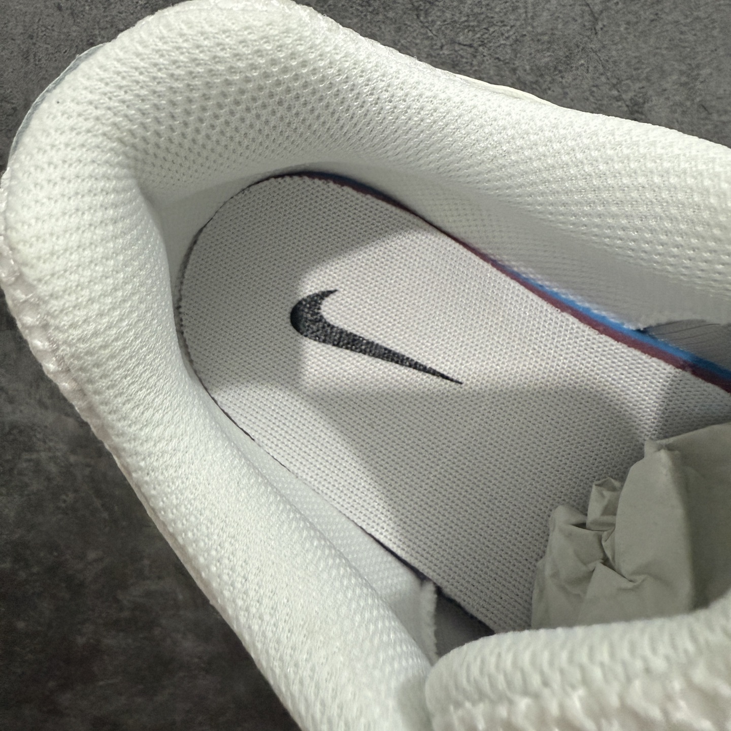 图片[8]-【原厂版】 NK P-6000 系列低帮复古老爹风休闲运动舒适慢跑鞋 HF4898-121 购入原鞋原装纸板楦头开发 独家私模四层组合大底 市场唯一正确版本 充分还原原鞋的感觉！ 鞋面裁片非常复杂 绝对精品的质量 搭配性价比的价格！值得一试 良心定价 新配色陆续出货 进口三文治网面 融合 Pegasus 过往运动鞋设计 助力 21 世纪早期跑步运动跃升时尚新高度 采用透气网眼布、运动风格线条和耐穿覆面 兼具吸睛外观和舒适感受 中底泡绵以田径赛道为灵感 打造厚实设计 缔造出众缓震性能 尺码：36 36.5 37.5 38 38.5 39 40 40.5 41 42 42.5 43 44 44.5 45-选品中心