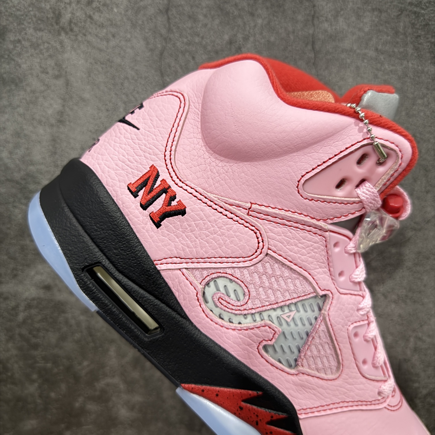 
【纯原】Awake NY x Air Jordan AJ5 联名北极粉 DV4982-600 
SZ原