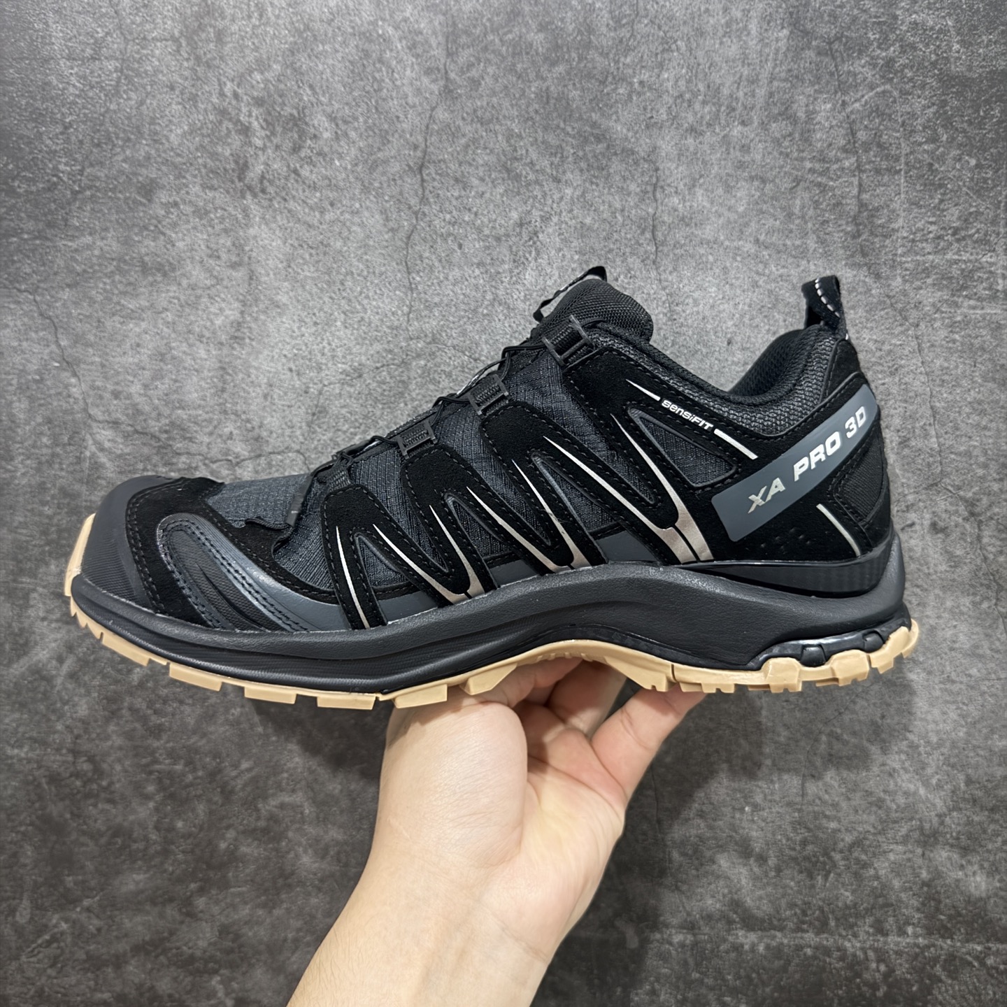 
SALOMON 萨洛蒙 XA PRO 3D 户外运动 网布减震防滑透气 低帮跑步鞋 男女同款 黑色乌木