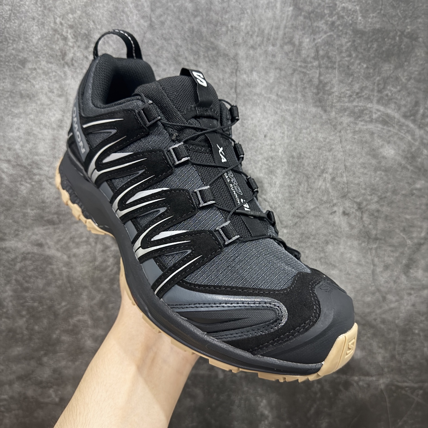 
SALOMON 萨洛蒙 XA PRO 3D 户外运动 网布减震防滑透气 低帮跑步鞋 男女同款 黑色乌木