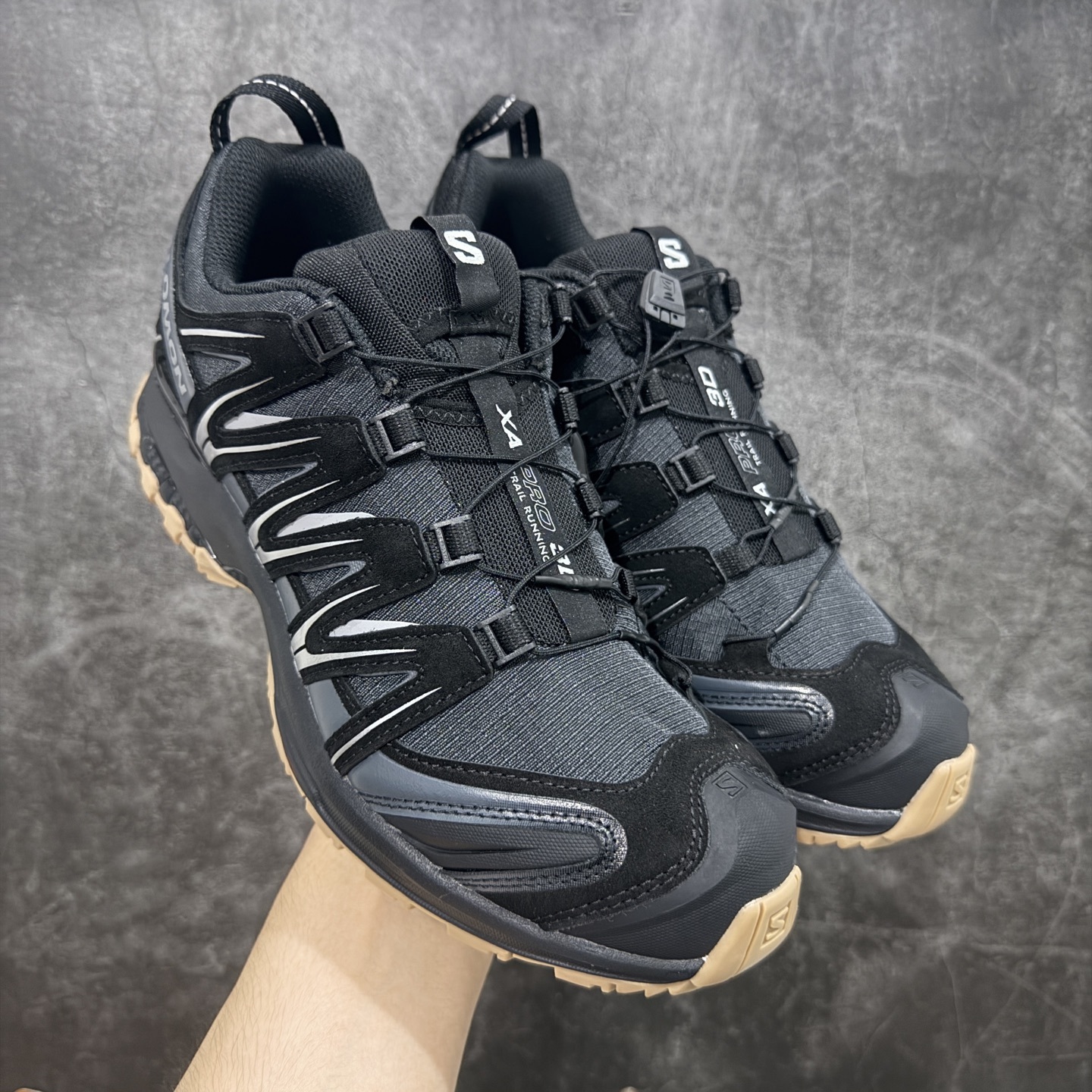 SALOMON 萨洛蒙 XA PRO 3D 户外运动 网布减震防滑透气 低帮跑步鞋 男女同款 黑色乌木