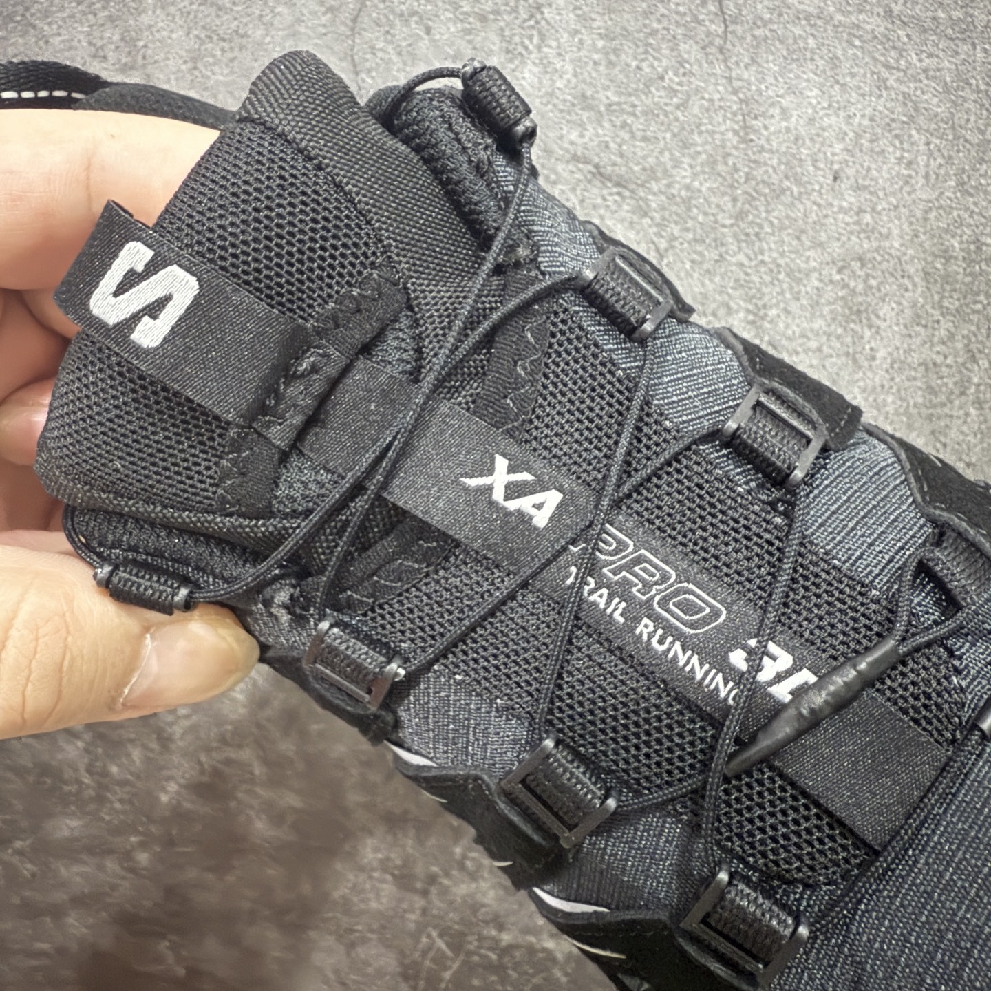 SALOMON 萨洛蒙 XA PRO 3D 户外运动 网布减震防滑透气 低帮跑步鞋 男女同款 黑色乌木