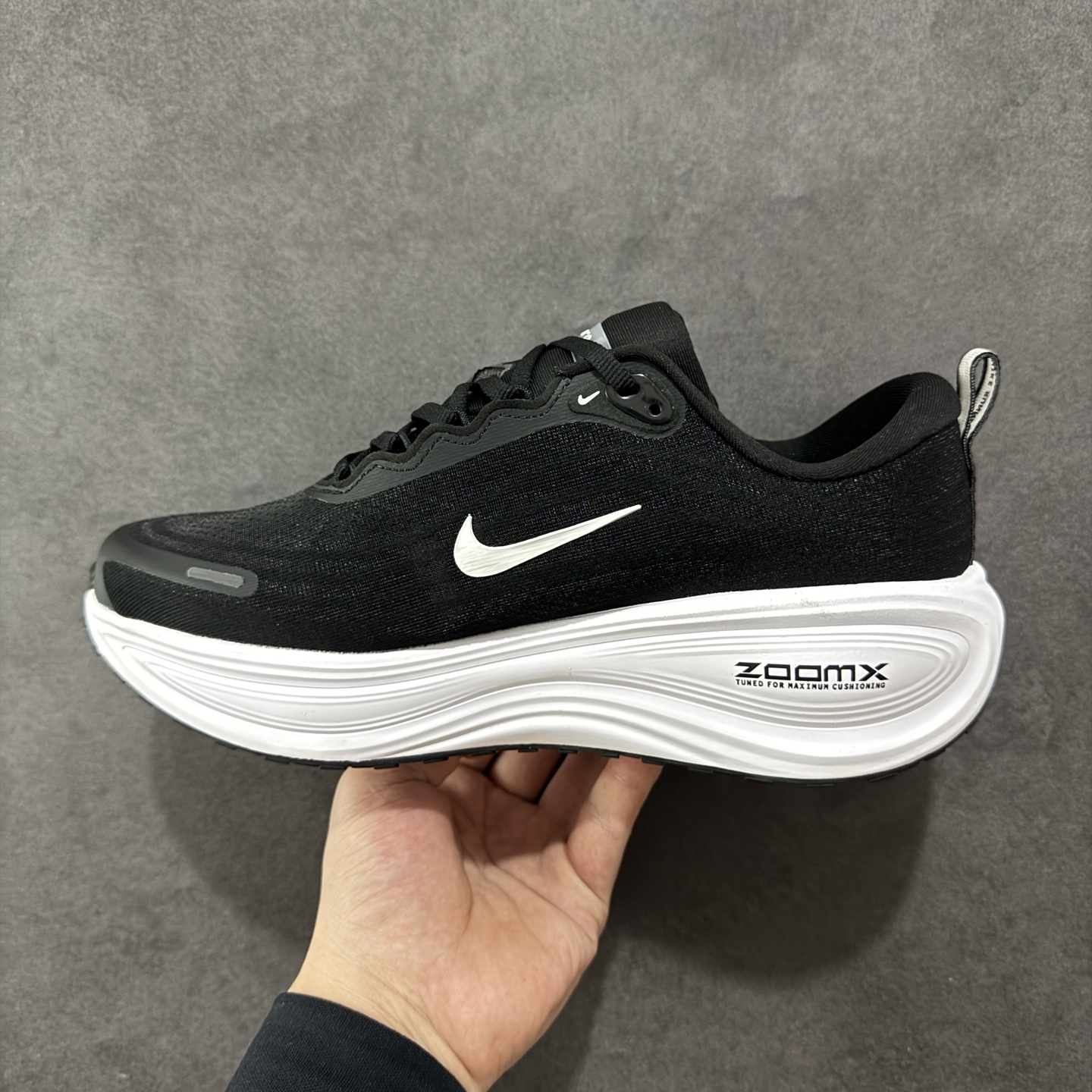 图片[2]-【公司级】Nike VOMERO PLUS轻盈跑鞋 公司级顶级版本 Nike VOMERO 18 舒适百搭防滑耐磨 低帮 休闲跑步鞋男女同款 货号：HV8150-002 尺码：36 37.5 38 39 40 41 42 43 44 45-选品中心