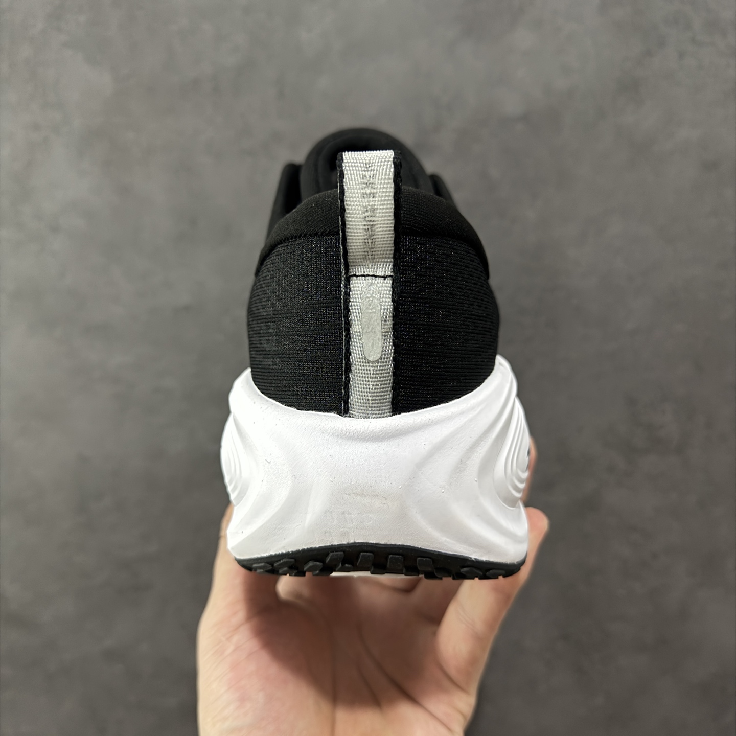 图片[4]-【公司级】Nike VOMERO PLUS轻盈跑鞋 公司级顶级版本 Nike VOMERO 18 舒适百搭防滑耐磨 低帮 休闲跑步鞋男女同款 货号：HV8150-002 尺码：36 37.5 38 39 40 41 42 43 44 45-选品中心