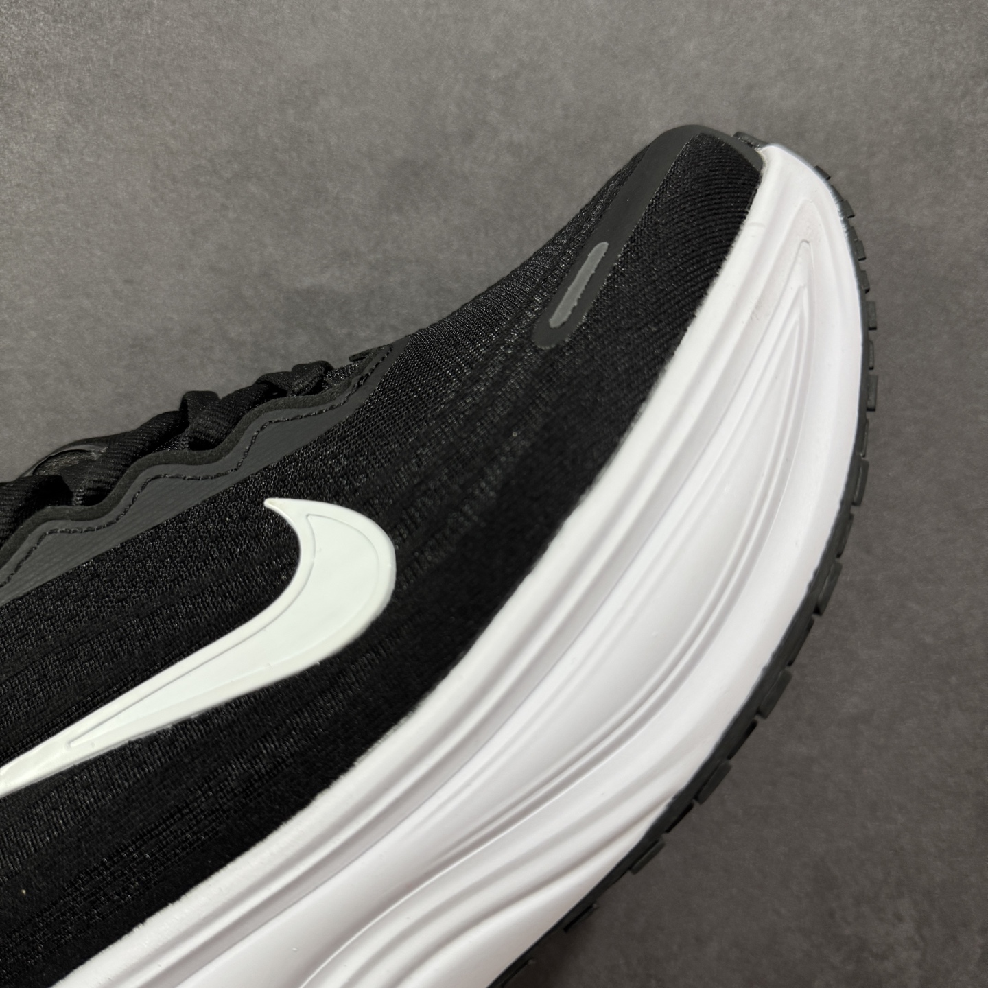 图片[5]-【公司级】Nike VOMERO PLUS轻盈跑鞋 公司级顶级版本 Nike VOMERO 18 舒适百搭防滑耐磨 低帮 休闲跑步鞋男女同款 货号：HV8150-002 尺码：36 37.5 38 39 40 41 42 43 44 45-选品中心