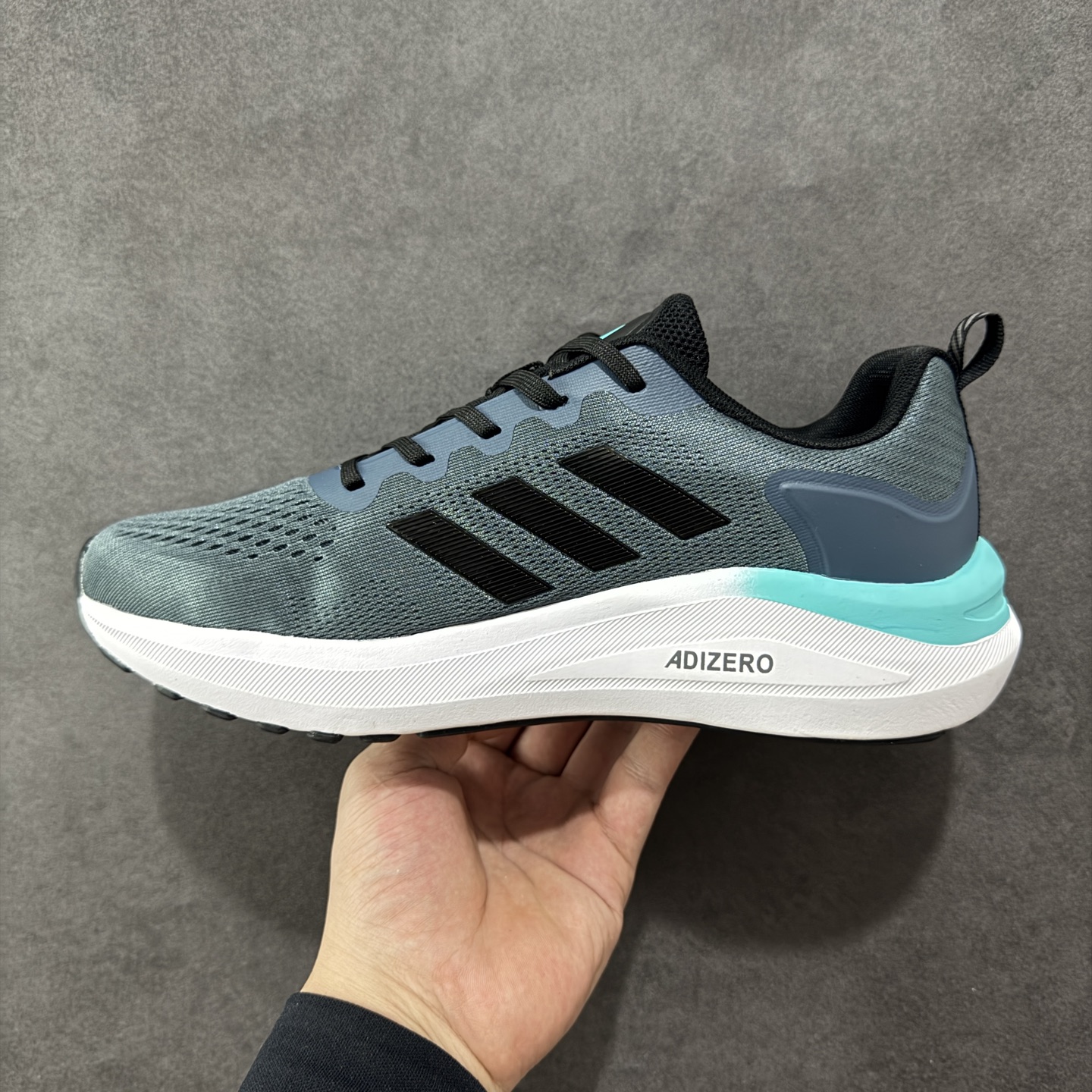 图片[2]-【公司级】AD Supernova Rise 阿迪全新休闲轻跑鞋 款鞋采用了Dreamstrike+ 中底 将缓冲材质与柔软的织物相结合 以最大限度地减少刺激性摩擦和慢跑后水泡的可能性 在美学方面 Supernova Rise 从自然和生物中汲取灵感 如深色底色和半绿色细节 货号：D68967 尺码：40-45-选品中心