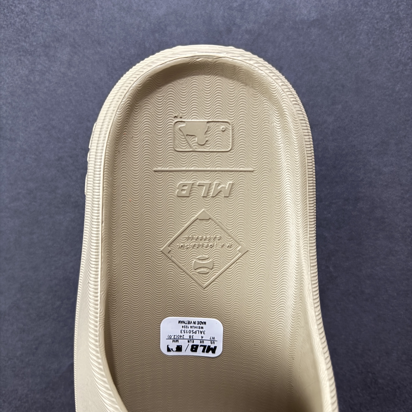 图片[7]-【公司级】新款MLB情侣拖鞋男女NY厚底增高一字拖凉鞋运动沙滩鞋白色 尺码： 35-45-选品中心