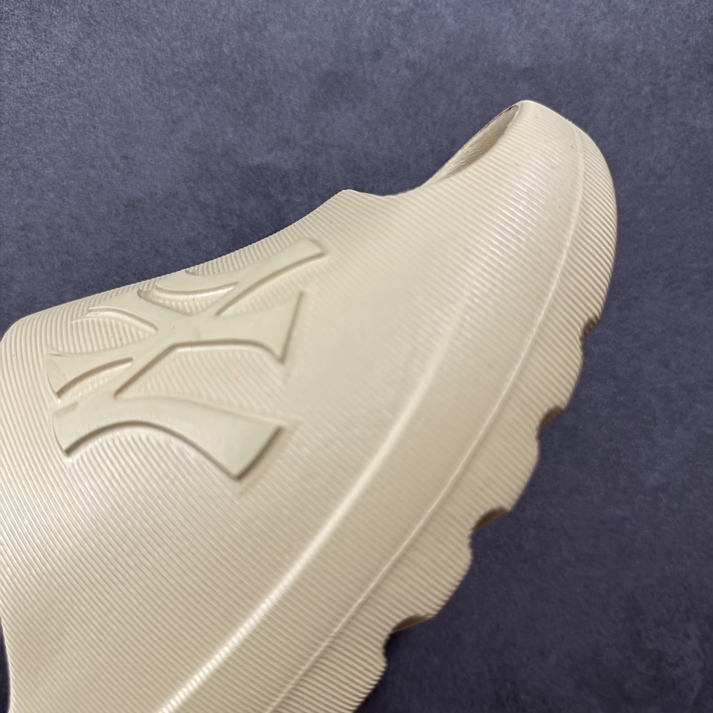 图片[5]-【公司级】新款MLB情侣拖鞋男女NY厚底增高一字拖凉鞋运动沙滩鞋白色 尺码： 35-45-选品中心