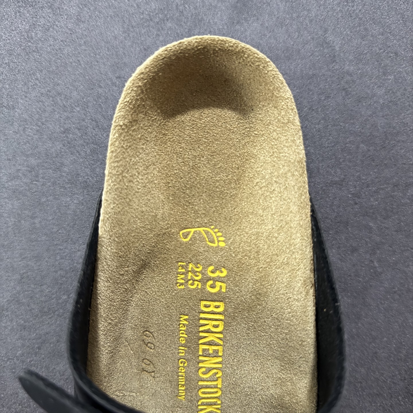 图片[7]-【广东纯原版】博肯 Birkenstock 三字拖鞋 广东原产#德国百年知名鞋履品牌·博肯Birkenstock 勃肯#采用质地柔软牛皮绒面材质#中底搭载缓震软木橡胶 其特有的鞋床设计，贴合脚面穿着舒适 Birkenstock Milano中性软木鞋底经典款式，非常好搭，鞋底结实耐磨，适合夏天。 尺码：35-45(偏大一码)-选品中心