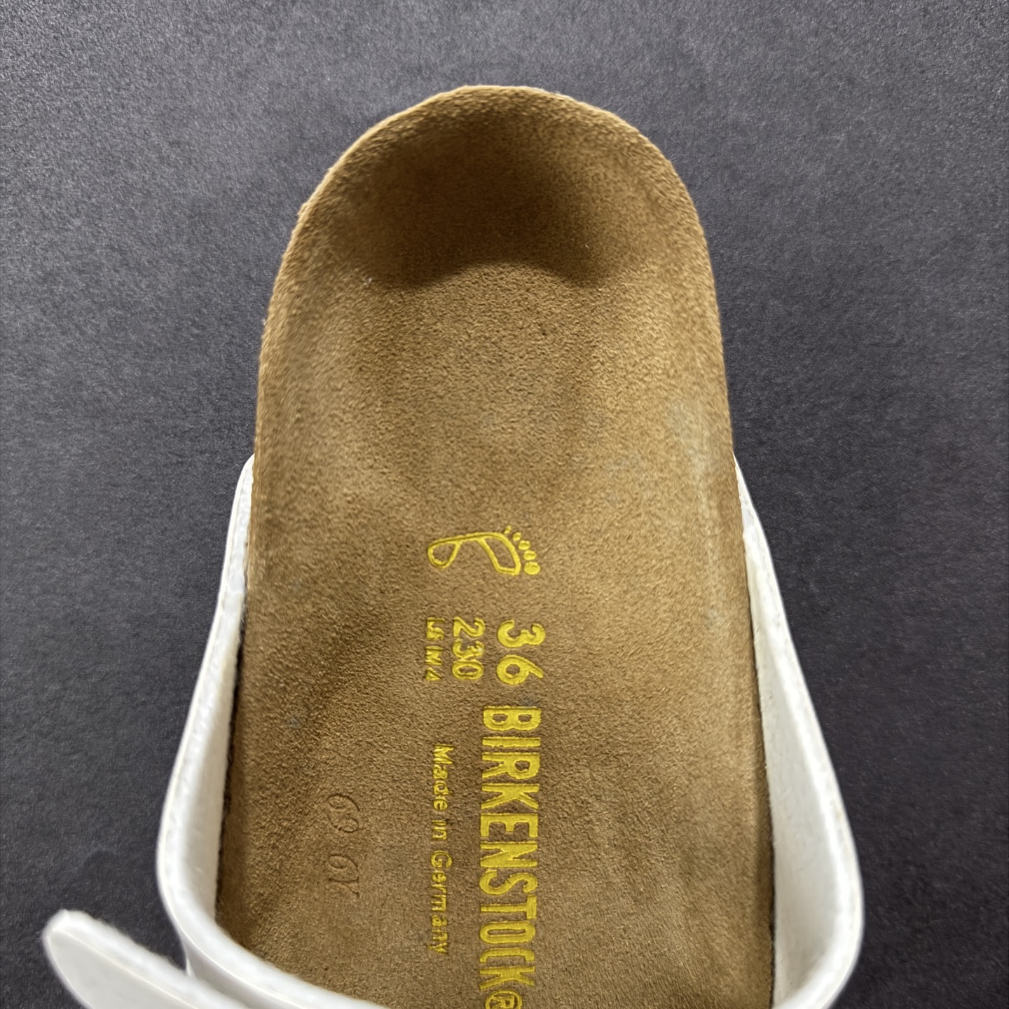图片[7]-【广东纯原版】博肯 Birkenstock 三字拖鞋 广东原产#德国百年知名鞋履品牌·博肯Birkenstock 勃肯#采用质地柔软牛皮绒面材质#中底搭载缓震软木橡胶 其特有的鞋床设计，贴合脚面穿着舒适 Birkenstock Milano中性软木鞋底经典款式，非常好搭，鞋底结实耐磨，适合夏天。 尺码：35-45(偏大一码)-选品中心