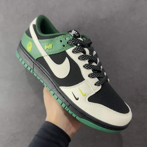  
【定制版】Nike SB Dunk Low “Bape联名——米黑绿双勾” 高端定制 低帮休闲板鞋 