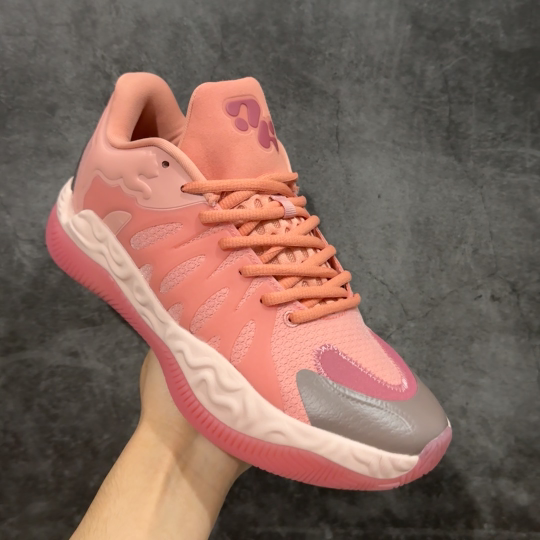 
PUMA Hali 1 彪马哈里伯顿一代舒适百搭防滑耐磨低帮篮球鞋 

设计师和哈里伯顿在设计过程中