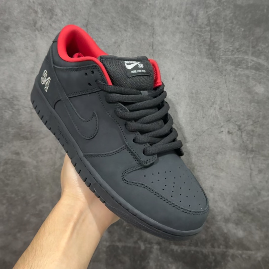 【纯原】 Supreme x Nike SB DUNK 低帮联名板鞋 货号：HQ8487-001国内一线