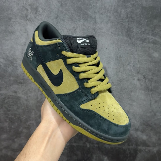 【纯原】 Supreme x Nike SB DUNK 低帮联名板鞋 货号：HQ8487-300国内一线