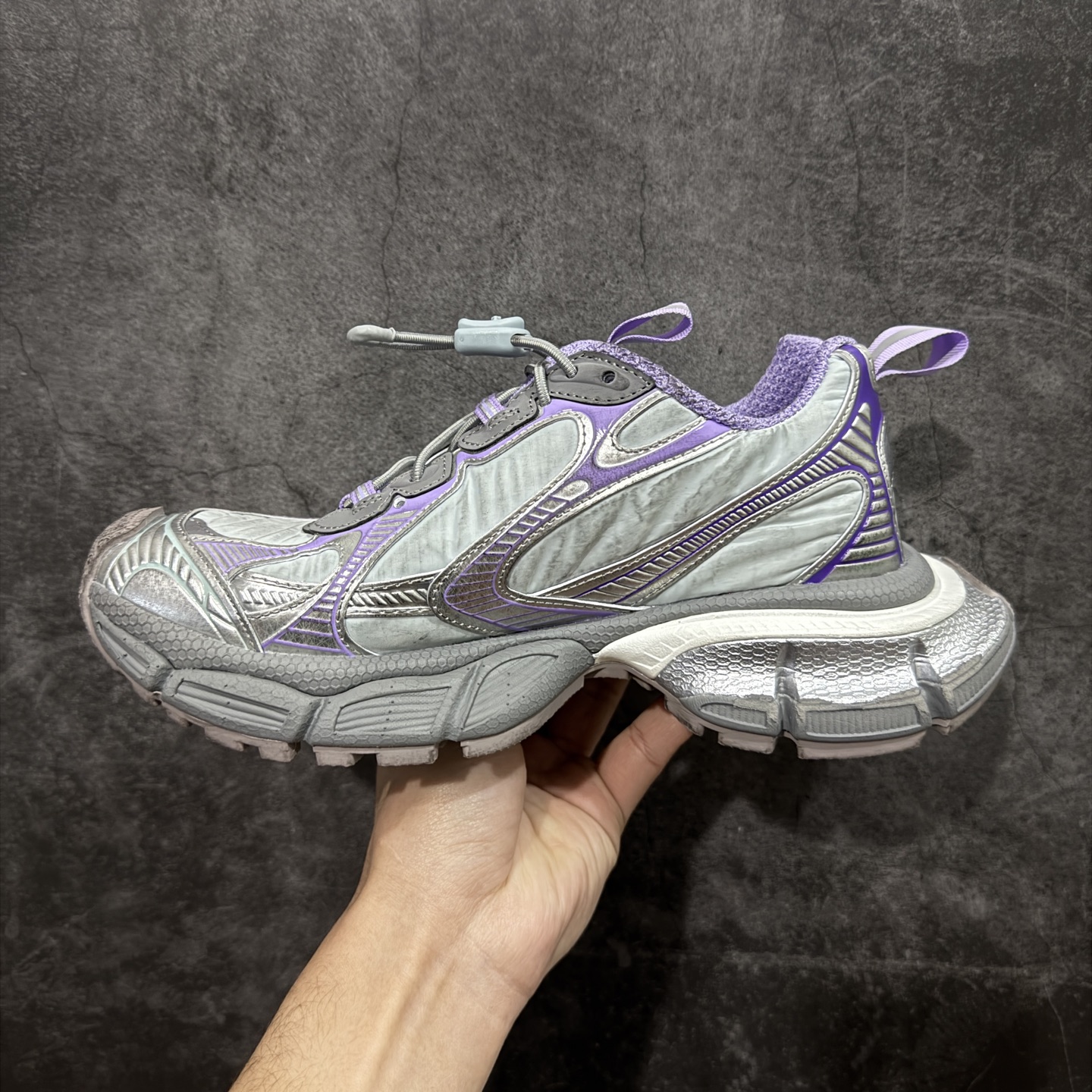 图片[2]-【XA版本】BALENCIAGA 3XL Sneakers 巴黎世家十代网布系带低帮走秀复古老爹鞋 全套原纸板楦头开发 最原汁原味的灵魂版型 全鞋荧光划线卡点 胶水把控整洁度追求极致完美 每一双都是工艺品 多重QC质检 超越公司货的品控标准 实实在在的免检产品 原盒原配 正确字体电绣 粗细、位置、大小正确 侧边TPU 透气孔匹配意产原版 正确分离大底 TPU软底 原版一致大底LOGO 立体感十足 原厂皮料水洗做旧 采购原厂网纱 不含皮革 网布材料和聚氨酯 磨损效果 鞋头边缘和后帮 Balenciaga 徽标 鞋面和后跟凸印尺码 鞋舌 3XL 橡胶品牌标识和反光细节 鞋帮拉袢和鞋舌拉祥 配反光细节 备用鞋带在鞋履前侧 可在穿着前取下 便于不同造型搭配 偏大一码 尺码：35-46-选品中心