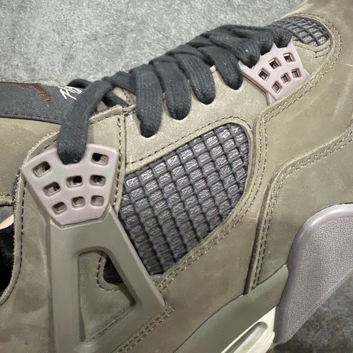 图片[4]-【KZ纯原版】Air Jordan 4 Retro AJ4 乔丹4代 全头层棕化石 IF3102-200  原楦原纸板同源开发 完美呈现乔4的版型 内侧正确双色网格 还原细节 正确气垫颜色 正确网格工艺 正确拉帮工艺 全鞋原装材料制作 原档案原模具打造 尺码：36-48.5-选品中心