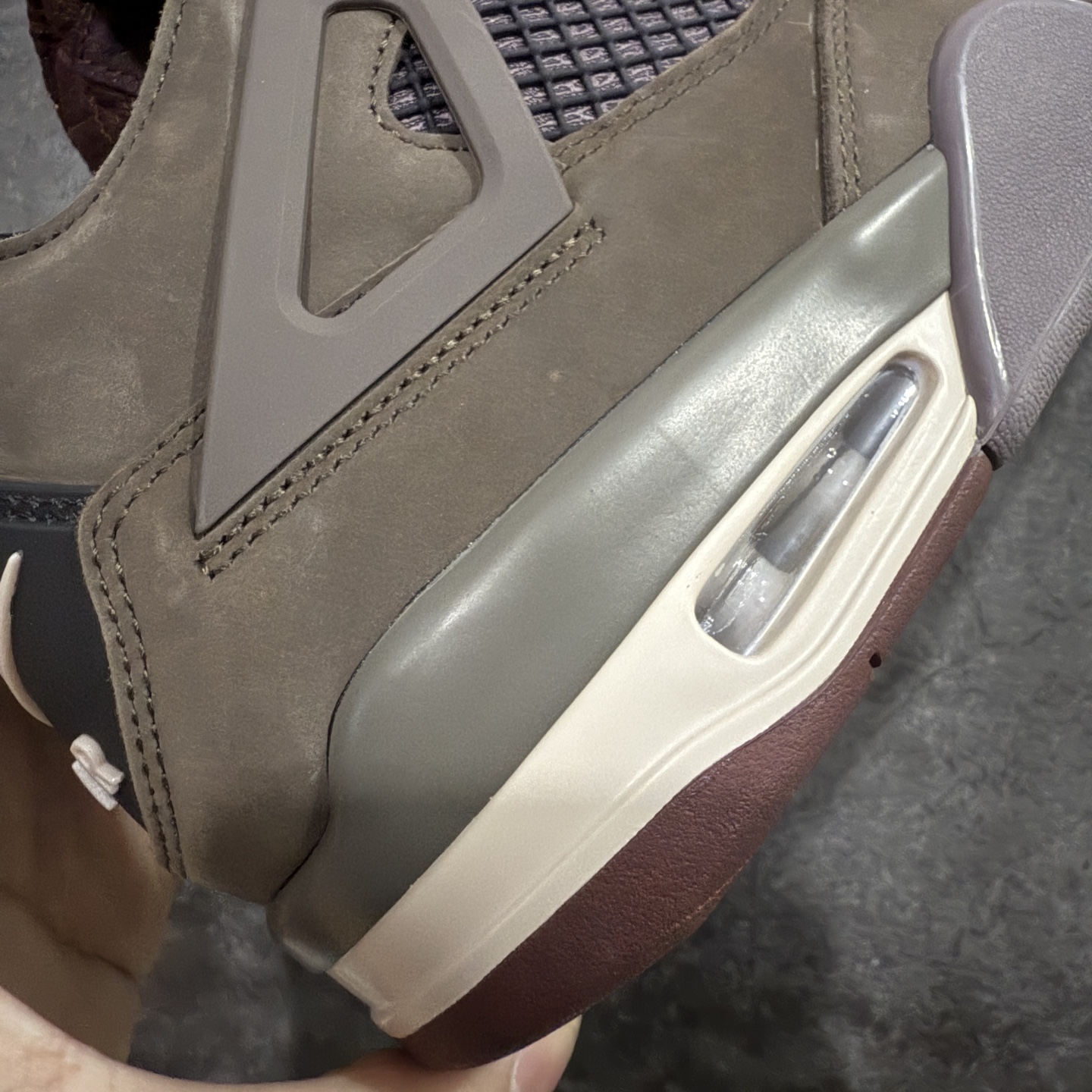 图片[3]-【KZ纯原版】Air Jordan 4 Retro AJ4 乔丹4代 全头层棕化石 IF3102-200  原楦原纸板同源开发 完美呈现乔4的版型 内侧正确双色网格 还原细节 正确气垫颜色 正确网格工艺 正确拉帮工艺 全鞋原装材料制作 原档案原模具打造 尺码：36-48.5-选品中心