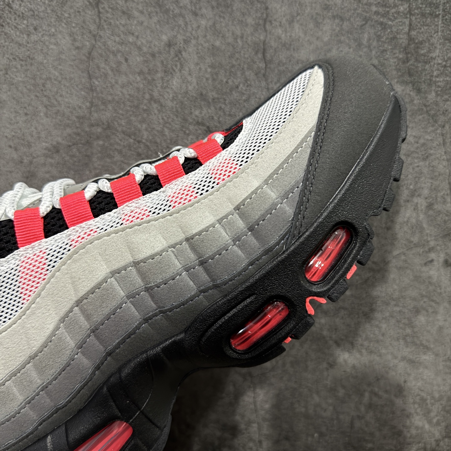 图片[6]-【KZ2.0版本】Nike Air Max 95 灰黑红 货号：IM7410-001 纯原大厂生产线出品 原厂材料 原厂楦头 市场正确版本 区分错版 尺码：40 40.5 41 42 42.5 43 44 44.545 46 47.5 48 48.5-选品中心