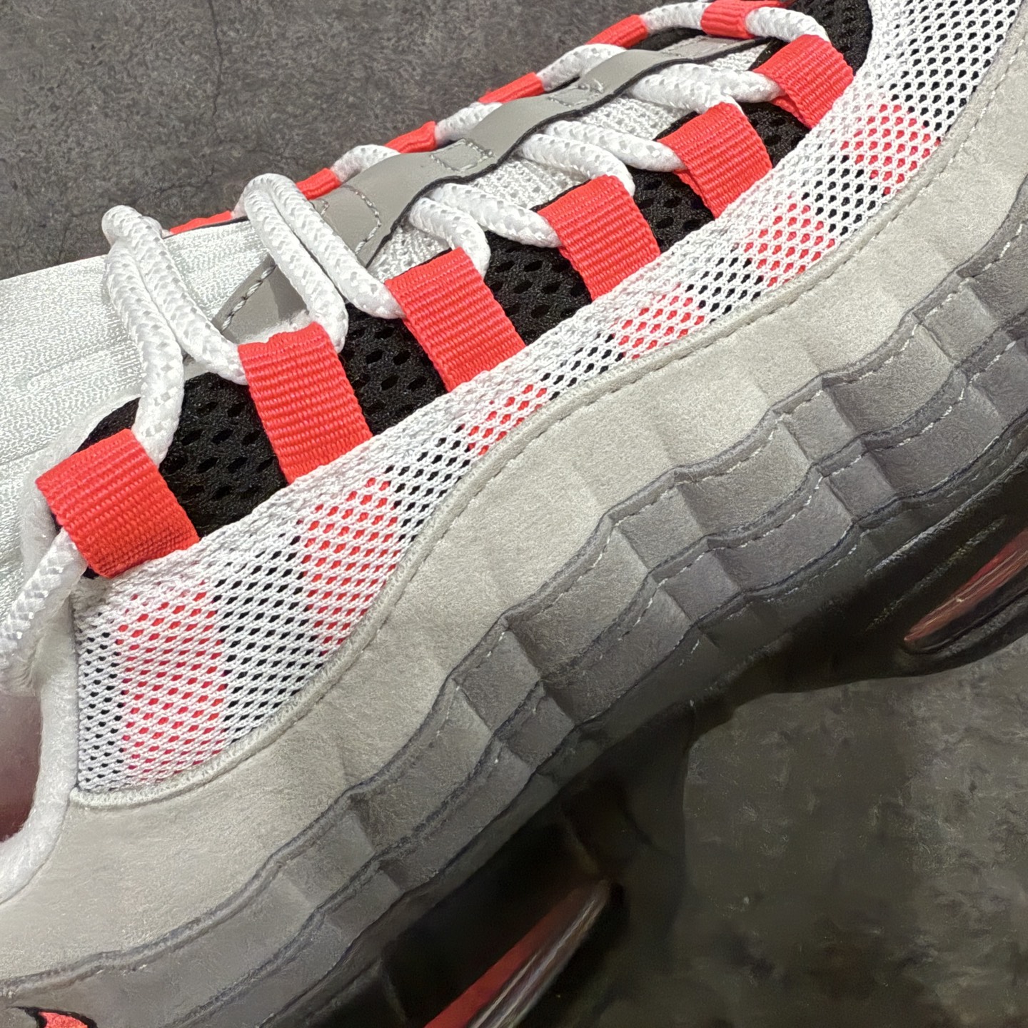 图片[4]-【KZ2.0版本】Nike Air Max 95 灰黑红 货号：IM7410-001 纯原大厂生产线出品 原厂材料 原厂楦头 市场正确版本 区分错版 尺码：40 40.5 41 42 42.5 43 44 44.545 46 47.5 48 48.5-选品中心