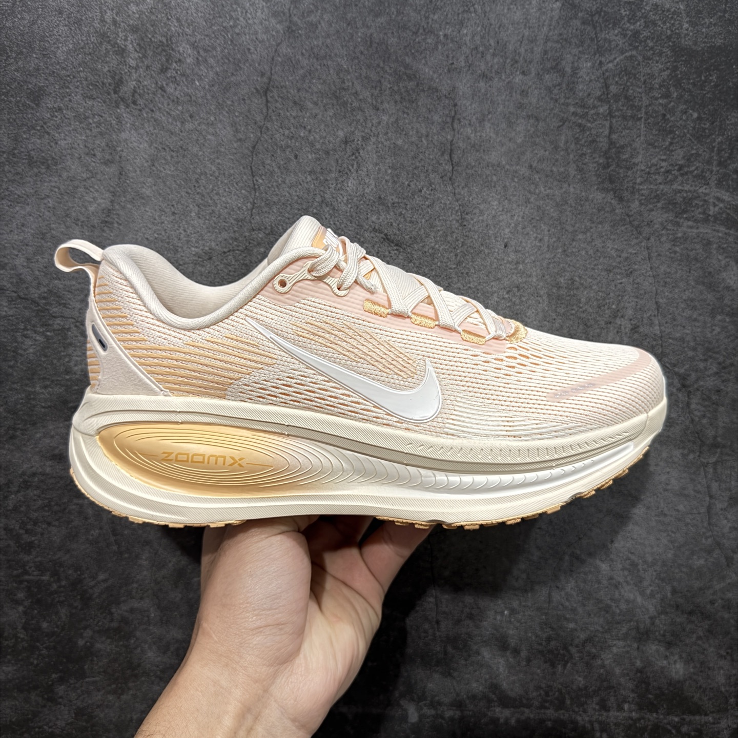 【纯原版】Nike Air Zoom Vomero 18 全新科技运动跑鞋HM6804-800目前市场最