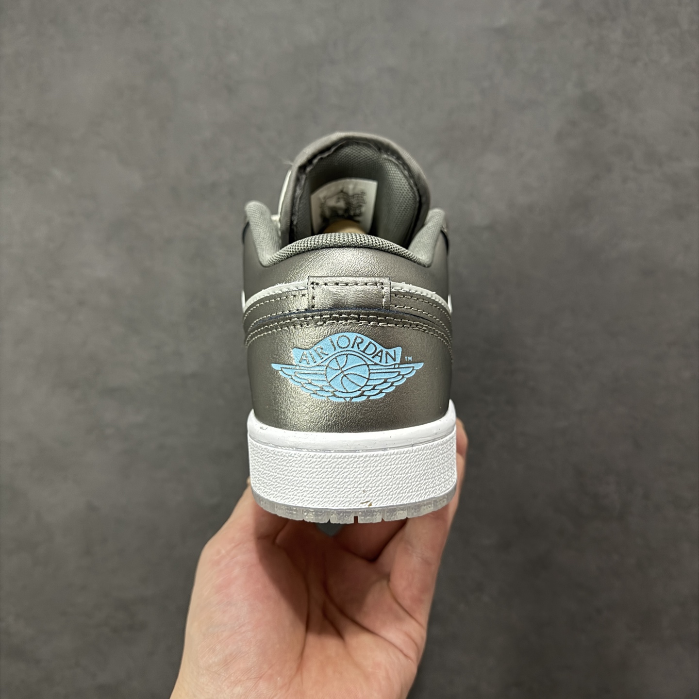 图片[4]-【K版纯原】Air Jordan AJ1 Low 低帮 HV4398-014 全新流水线出品 市场第二梯队最强版 全部原鞋开发 原楦原纸板开发 全鞋电脑针车 原厂内置全掌气垫 原盒内在原标 唯一Zp原版鞋带绑法 免检产品 全新2022版型 全头层皮料 完美零毛边处理 原厂配置全掌气垫 价格定位良心 新配色陆续出货 尺码：36-46-选品中心