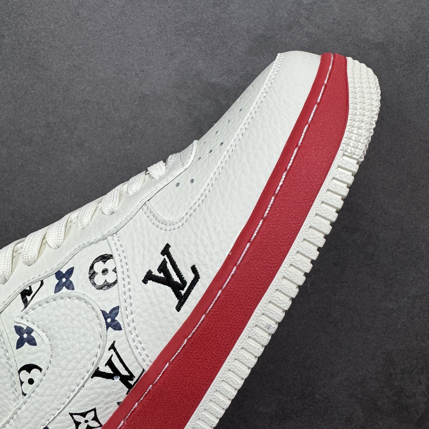 图片[5]-【定制版】Nike Air Force 1\’07 Low LV联名 白嫣红 空军一号低帮休闲板鞋 BQ4212-100  #原楦头原纸板 高端定制鞋盒 原厂鞋底 超高清洁度 细节完美  尺码：36 36.5 37.5 38 38.5 39 40 40.5 41 42 42.5 43 44 44.5 45 编码：HXSB310320-选品中心