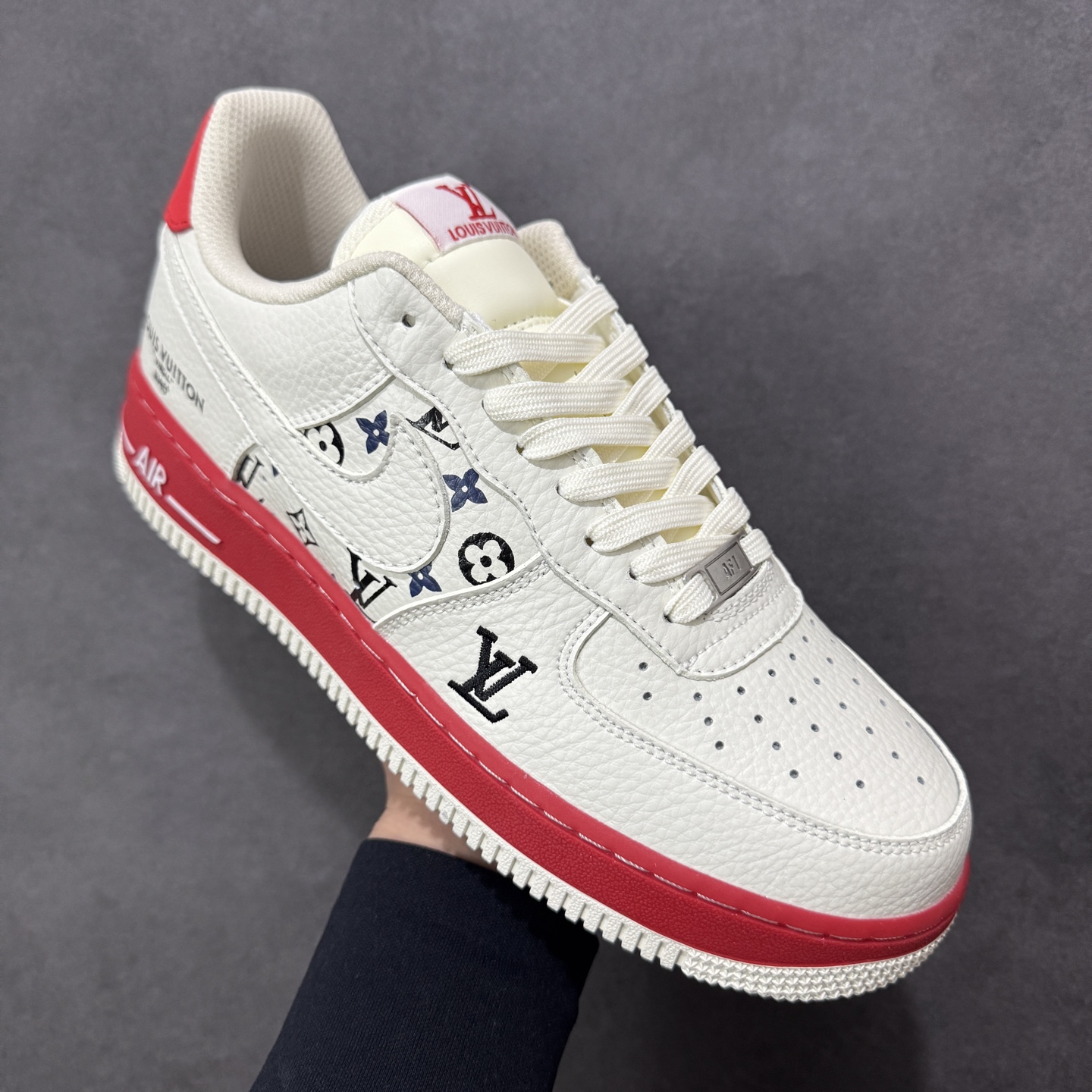 图片[3]-【定制版】Nike Air Force 1\’07 Low LV联名 白嫣红 空军一号低帮休闲板鞋 BQ4212-100  #原楦头原纸板 高端定制鞋盒 原厂鞋底 超高清洁度 细节完美  尺码：36 36.5 37.5 38 38.5 39 40 40.5 41 42 42.5 43 44 44.5 45 编码：HXSB310320-选品中心