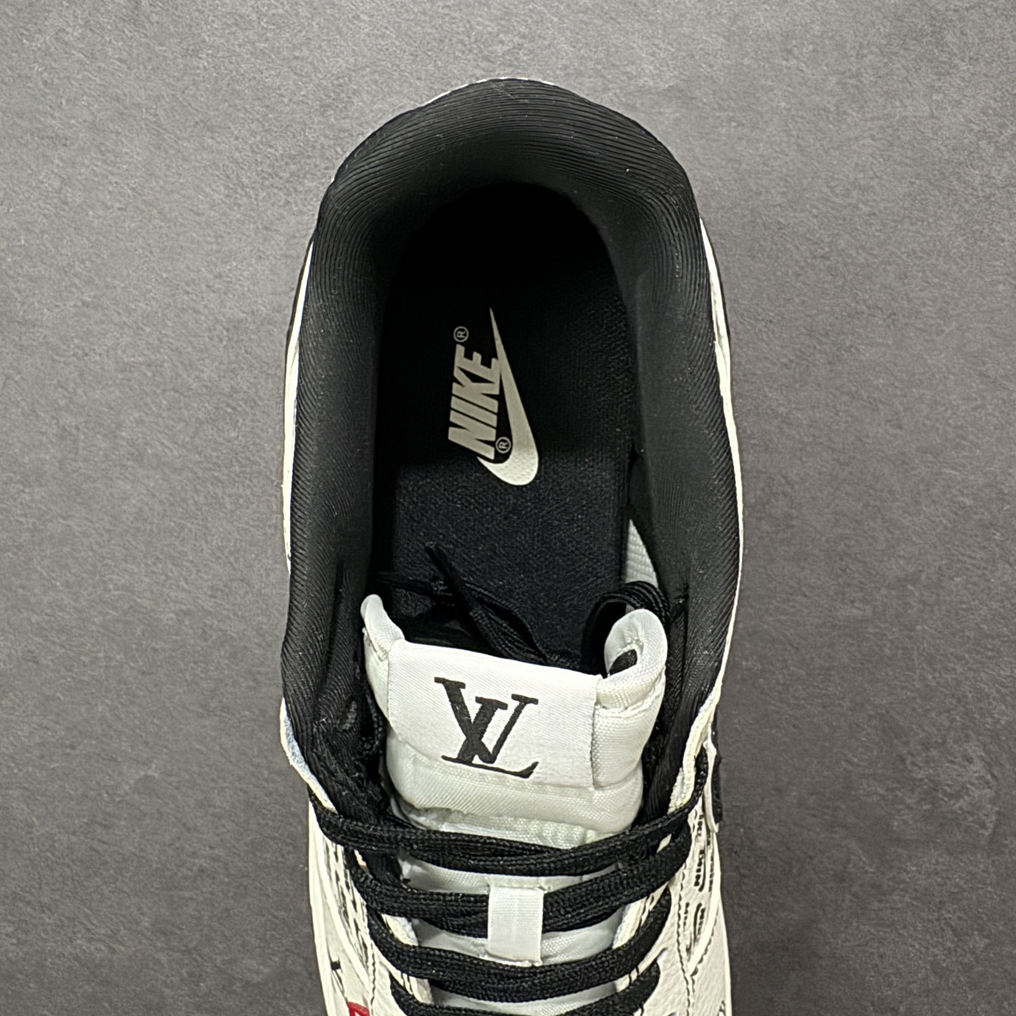 图片[7]-【定制版】Nike SB Dunk Low“ LV联名—米黑NIKE印花” 周年高端定制 低帮休闲板鞋 定制鞋盒 大厂纯原品质出货 超高清洁度 皮料切割干净无任何毛边 细节完美 货号：MN1688-103 尺码：36 36.5 37.5 38 38.5 39 40 40.5 41 42 42.5 43 44 44.5 45 编码：HXSB330340-选品中心