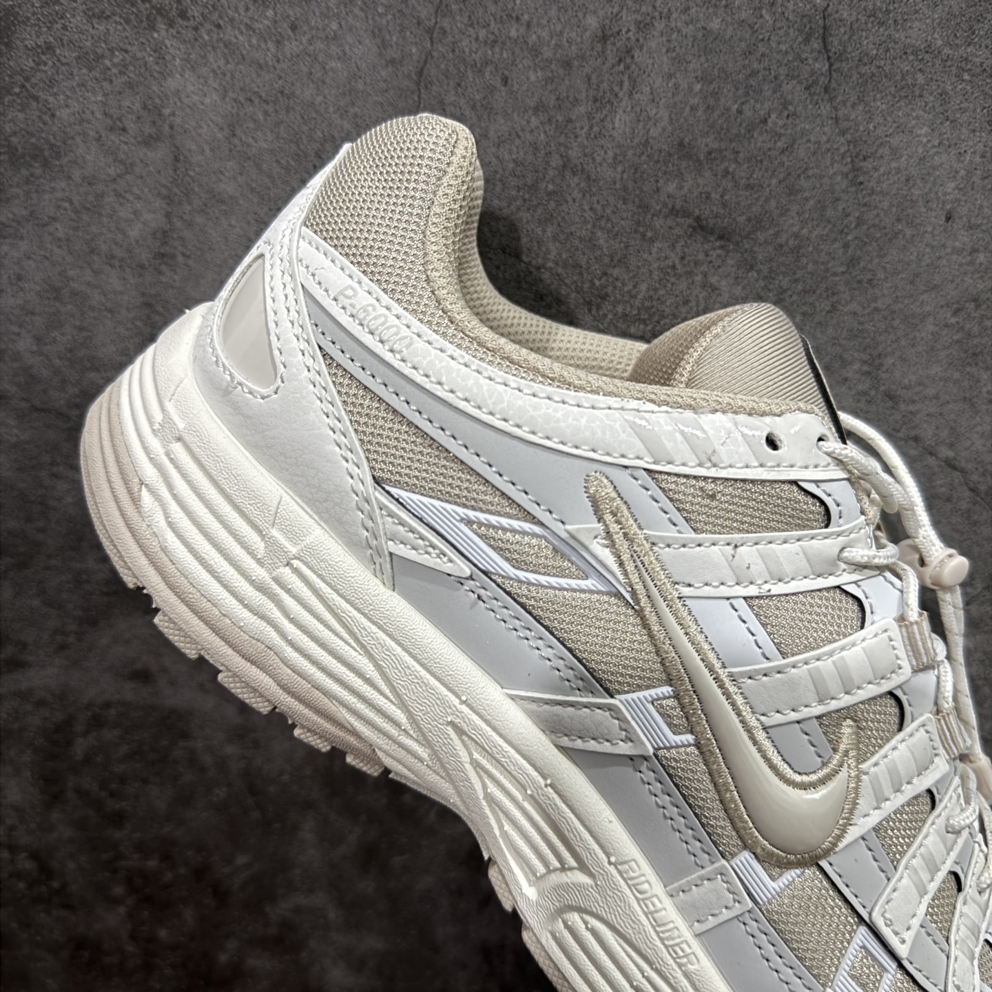 图片[7]-【外贸纯原版】Nike P-6000 Premium系列低帮复古老爹风休闲运动舒适慢跑鞋 IM5237-100 男女码真标半码制 升级原楦原纸版数据开发版型 采用硬质牛剖革组合透气网面材质 正确3层组织中底搭载EVA轻量缓震嵌入双层革新物料鞋垫,外置防滑耐磨橡胶底片❗ 尺码：36-45-选品中心