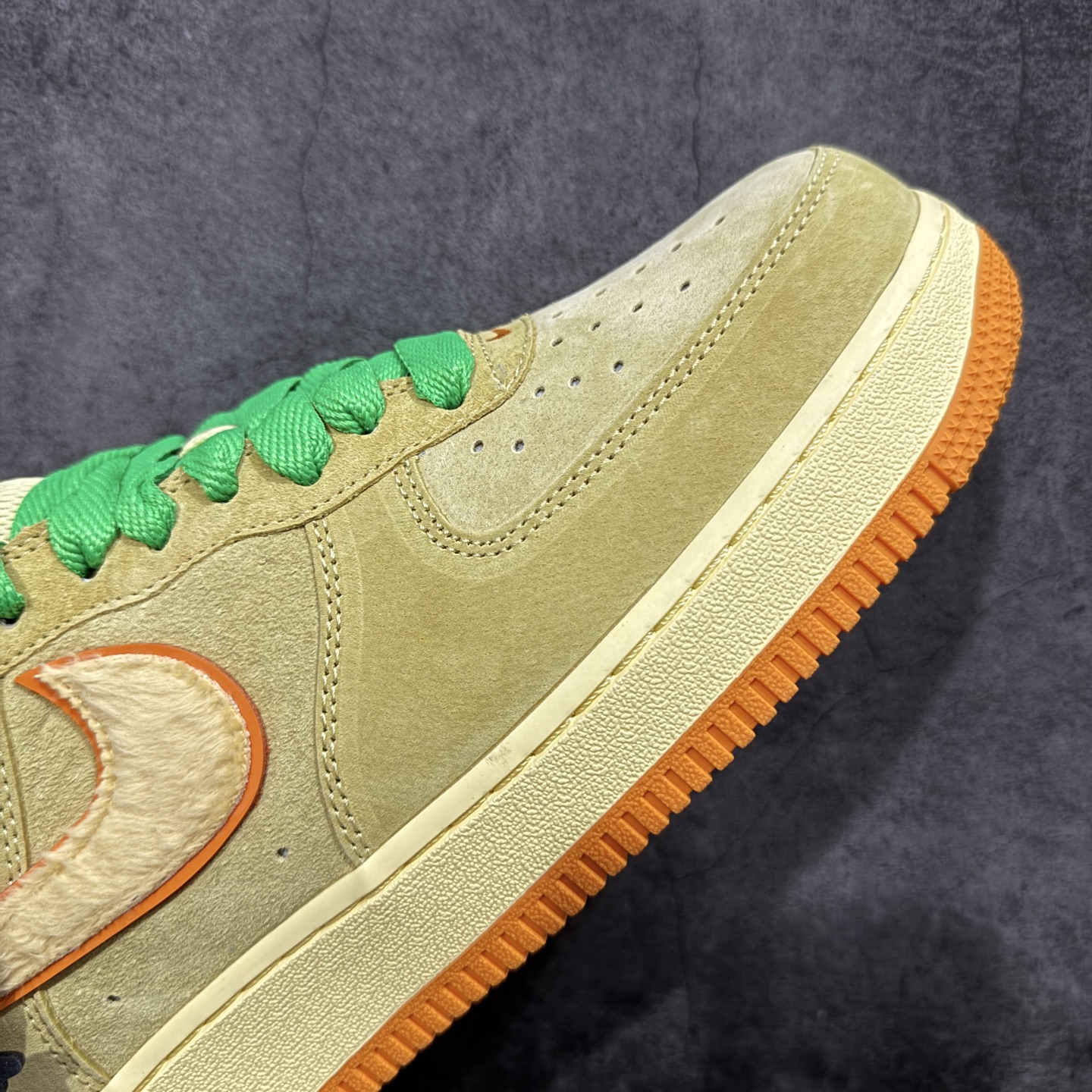 图片[6]-【Top纯原】DOAF x Nike Air Force 1\’07 Low Egg 联名款 空军一号低帮休闲板鞋鸭子联名 IU7612-700  原厂冲刀皮料切割干净 无任何毛边 打造纯正空军 全掌内置蜂窝气垫 原盒配件 原厂中底钢印、拉帮完美 全套原楦原模倾力打造完美版型 尺码：36 36.5 37.5 38 38.5 39 40 40.5 41 42 42.5 43 44.5 45 46-选品中心