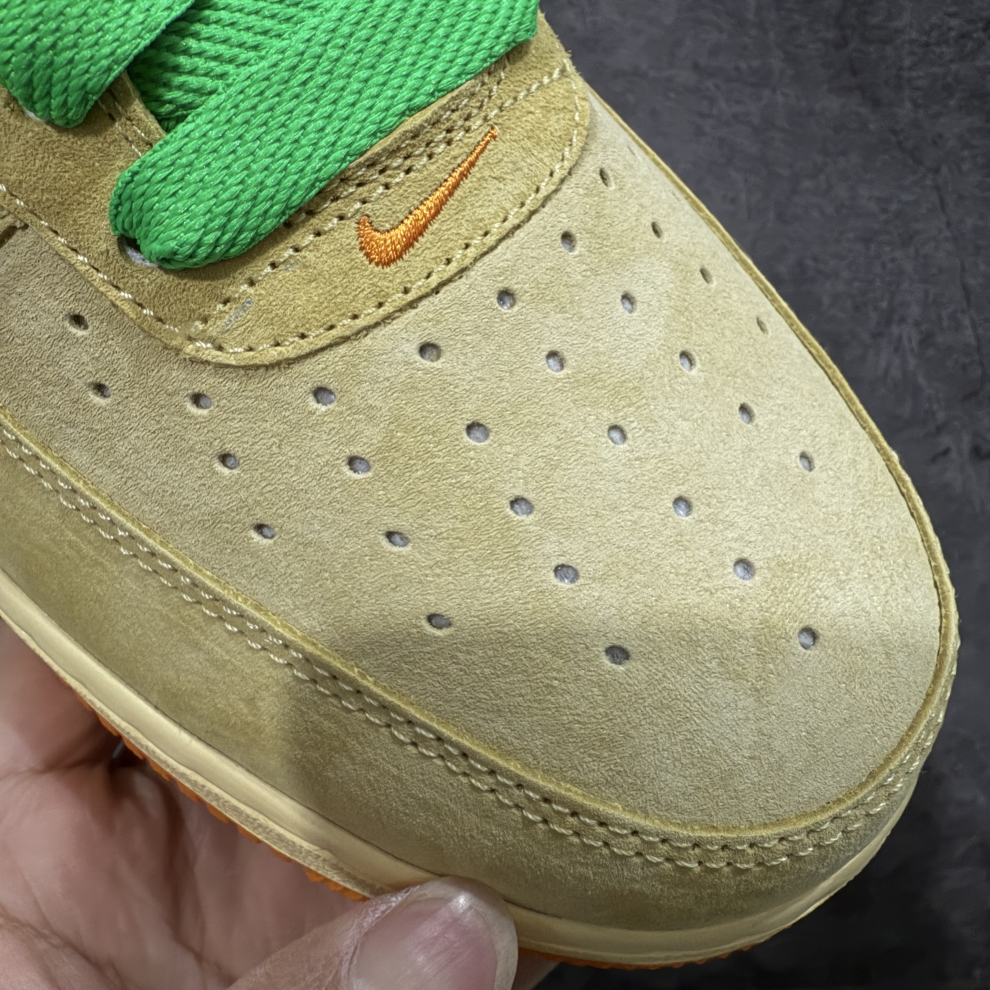 图片[5]-【Top纯原】DOAF x Nike Air Force 1\’07 Low Egg 联名款 空军一号低帮休闲板鞋鸭子联名 IU7612-700  原厂冲刀皮料切割干净 无任何毛边 打造纯正空军 全掌内置蜂窝气垫 原盒配件 原厂中底钢印、拉帮完美 全套原楦原模倾力打造完美版型 尺码：36 36.5 37.5 38 38.5 39 40 40.5 41 42 42.5 43 44.5 45 46-选品中心
