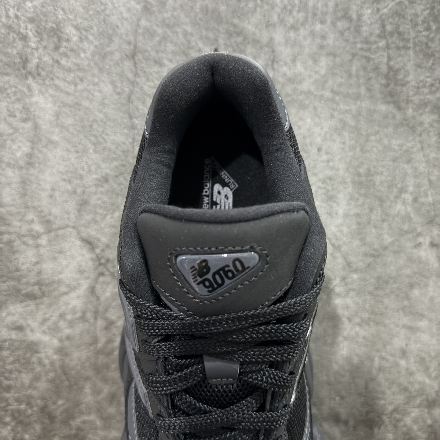 New Balance 新百伦 U9060ZGE 复古休闲慢跑鞋 头部一线大厂出品 外贸平台专供 尺码：