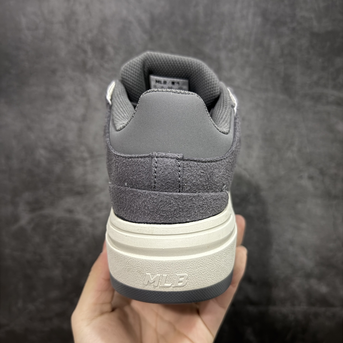 图片[4]-【公司级】韩国洋基队NY大标潮流老爹鞋 MLB小白鞋市面上唯一顶级纯原版本 原材料打造 原楦原档案数据开发版型 完美鞋头弧度/后套收口效果🆚市面文案版本‼️ 原厂立体填充鞋舌海绵 中底注胶孔原数据开发模具大底 原厂转印标 保证不掉字 内增高6cm 原厂1：1模具开发 原厂进口纳米材质 原厂 全套手提袋 原盒雷射防伪标包装 天猫订单品质 官网尺码 35-45-选品中心