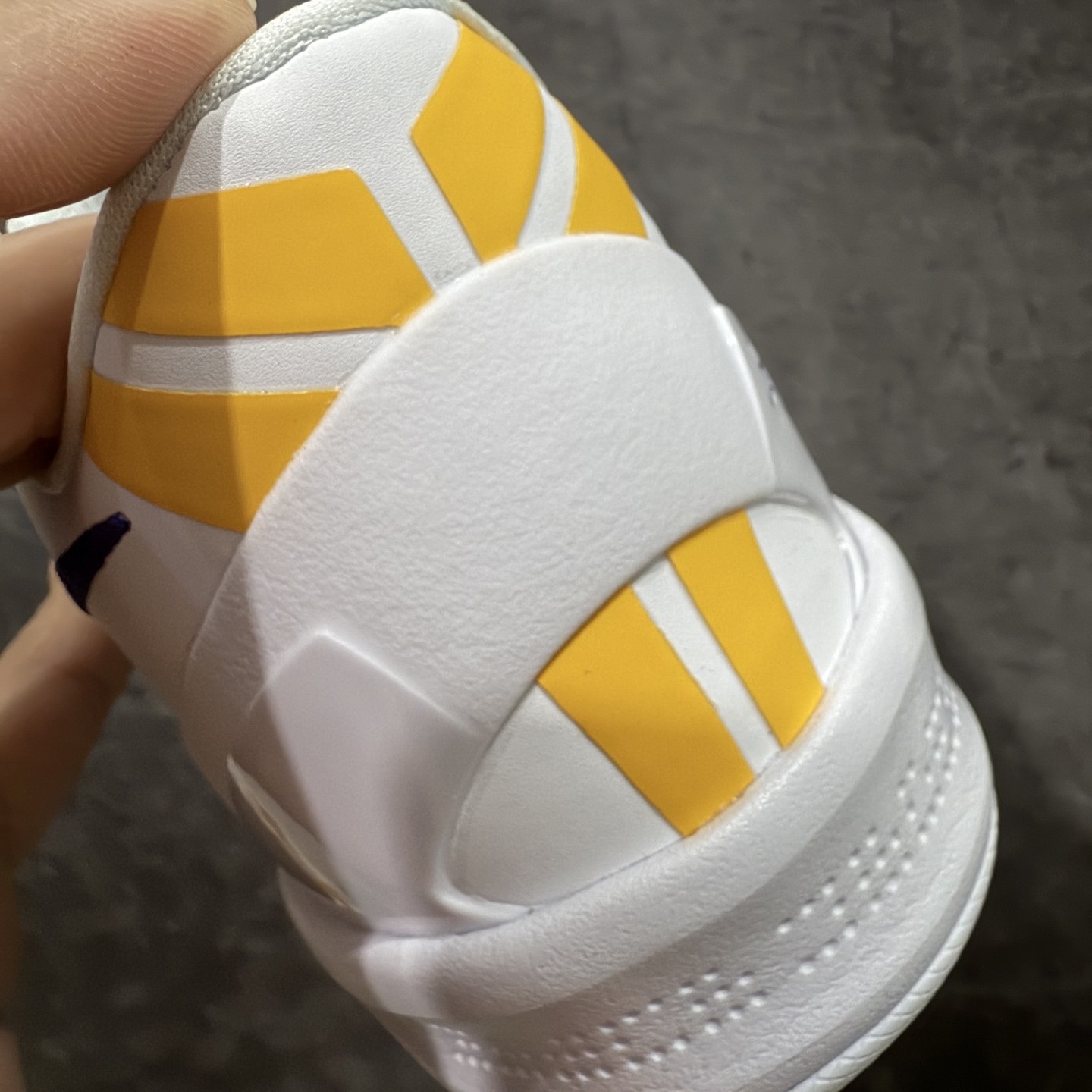 图片[2]-【OG纯原】NK Zoom Kobe Ⅷ System 科比8代复刻实战运动低帮文化篮球鞋 白紫 HF9550-100 完美复刻公司货 React科技鞋垫加持 实战配置直接拉满 原楦纸板开发 鞋身流线型、后跟塑形 区分土肥圆 原厂针织鞋面一针一线匹配原版 全身鞋材卡料色独家定制 唯一万针立体刺绣SWOOSH 真实底模最大50.5 实战利器 专供海外市场 独立原厂模具 首批不拼图大几率过验 亲测已过 支持各种高强度实战 无需担心 补货周期极长 脚宽建议买大半码 科比系列前掌偏窄 支持七天无理由退换 尺码： 36 36.5 37.5 38 38.5 39 40 40.5 41 42 42.5 43 44 44.5 45 46 47.5 48.5-选品中心