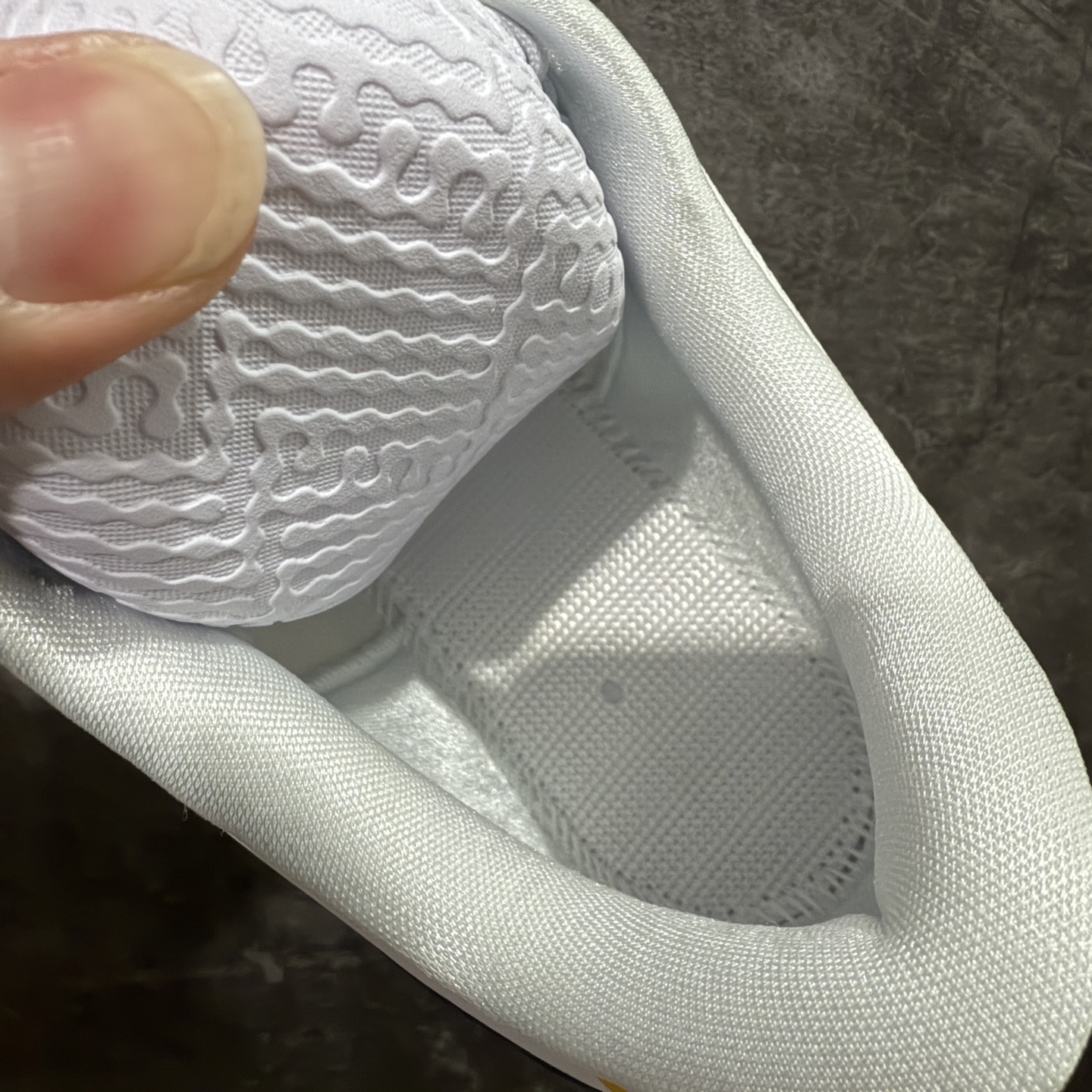 图片[9]-【OG纯原】NK Zoom Kobe Ⅷ System 科比8代复刻实战运动低帮文化篮球鞋 白紫 HF9550-100 完美复刻公司货 React科技鞋垫加持 实战配置直接拉满 原楦纸板开发 鞋身流线型、后跟塑形 区分土肥圆 原厂针织鞋面一针一线匹配原版 全身鞋材卡料色独家定制 唯一万针立体刺绣SWOOSH 真实底模最大50.5 实战利器 专供海外市场 独立原厂模具 首批不拼图大几率过验 亲测已过 支持各种高强度实战 无需担心 补货周期极长 脚宽建议买大半码 科比系列前掌偏窄 支持七天无理由退换 尺码： 36 36.5 37.5 38 38.5 39 40 40.5 41 42 42.5 43 44 44.5 45 46 47.5 48.5-选品中心